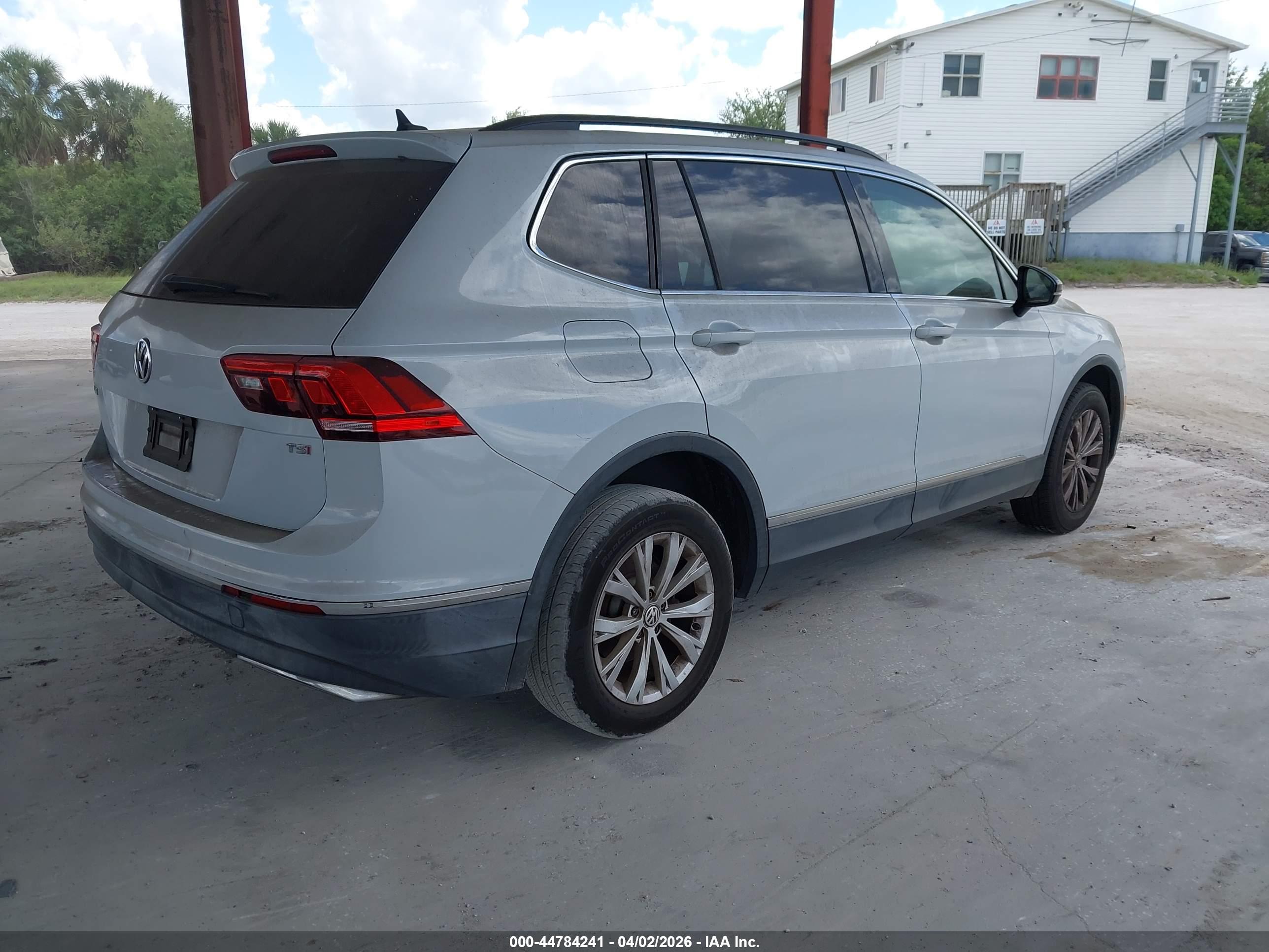 VOLKSWAGEN TIGUAN image 4