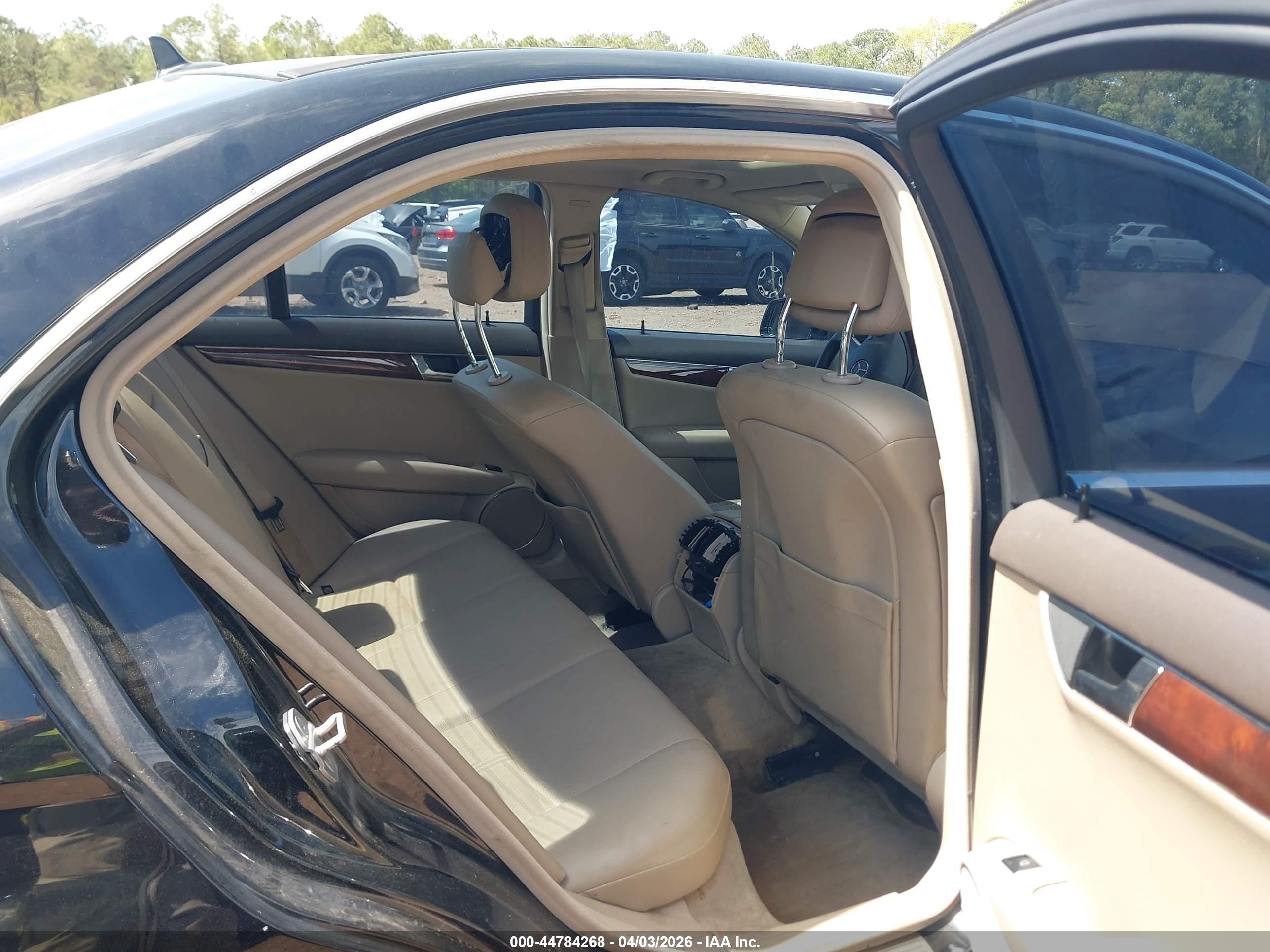 MERCEDES-BENZ C image 8
