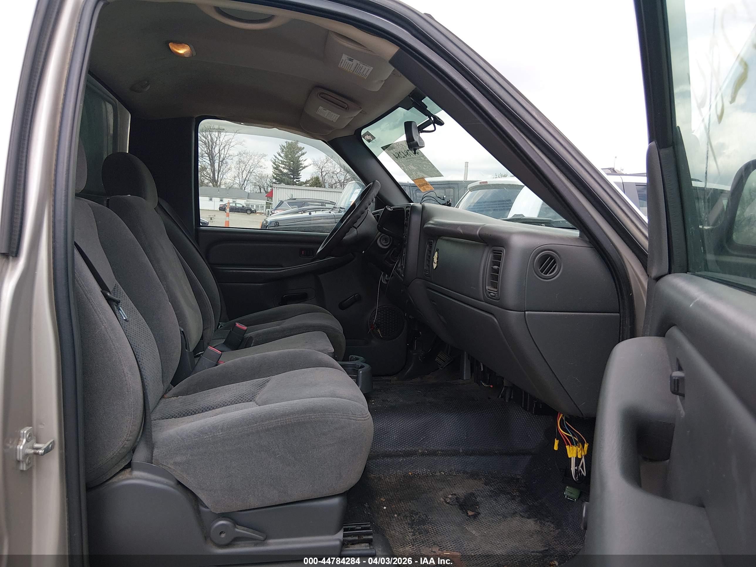 CHEVROLET SILVERADO image 5
