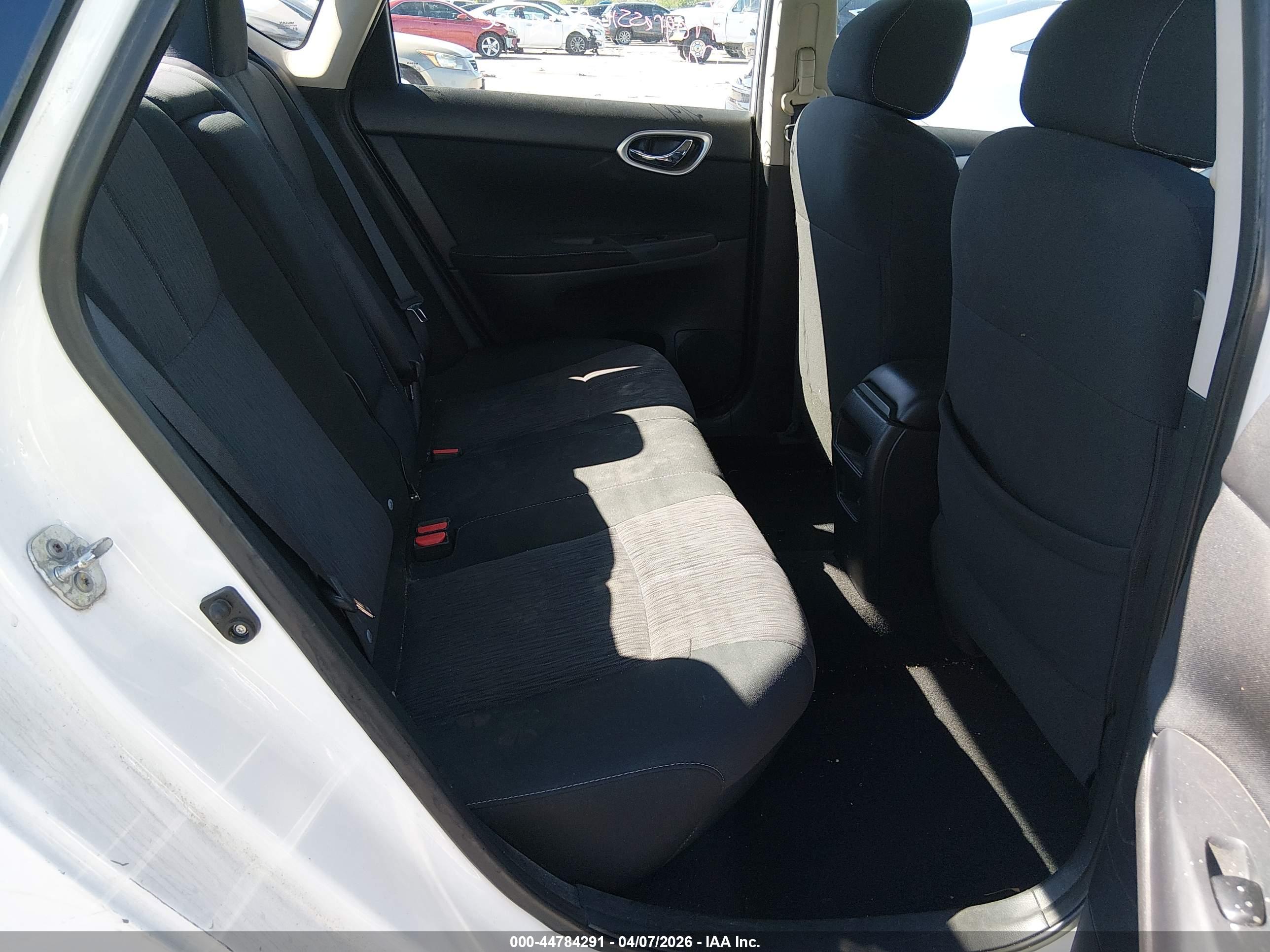 NISSAN SENTRA image 8