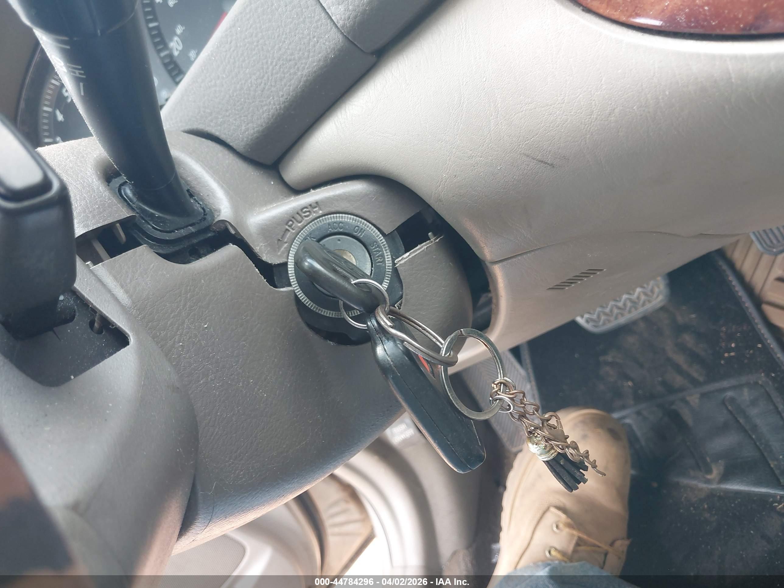 TOYOTA CAMRY image 11
