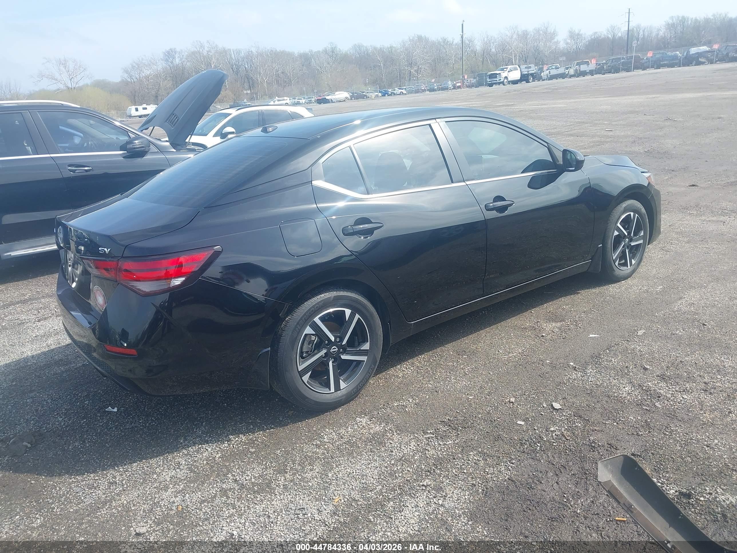 NISSAN SENTRA image 4