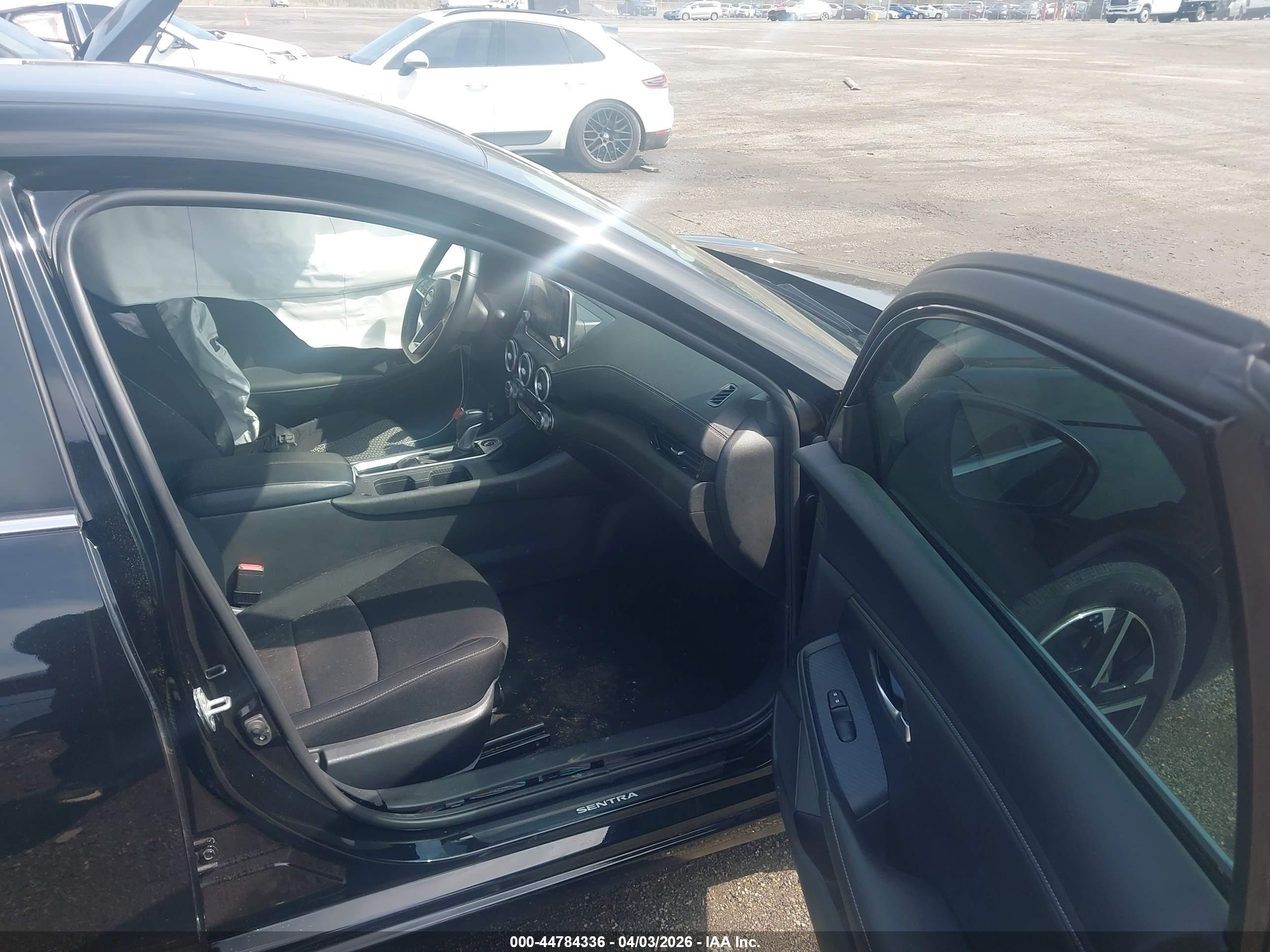 NISSAN SENTRA image 5