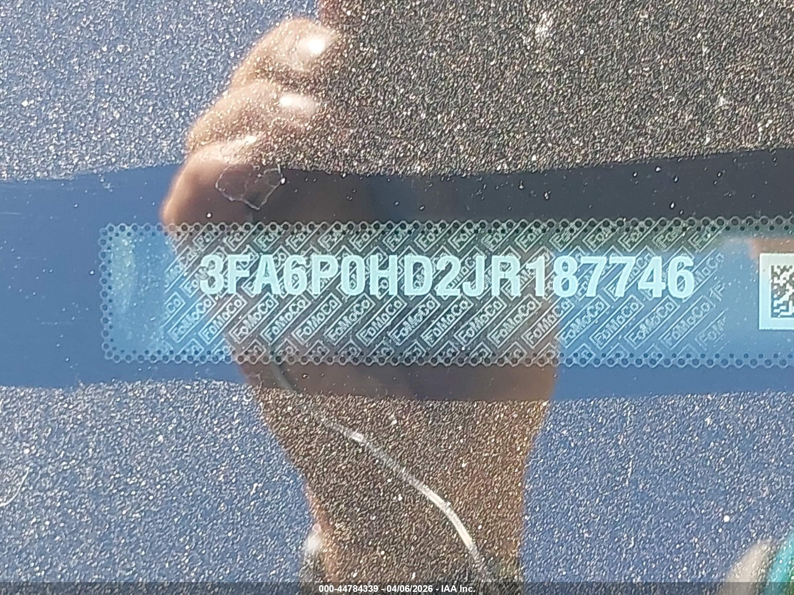 FORD FUSION image 9