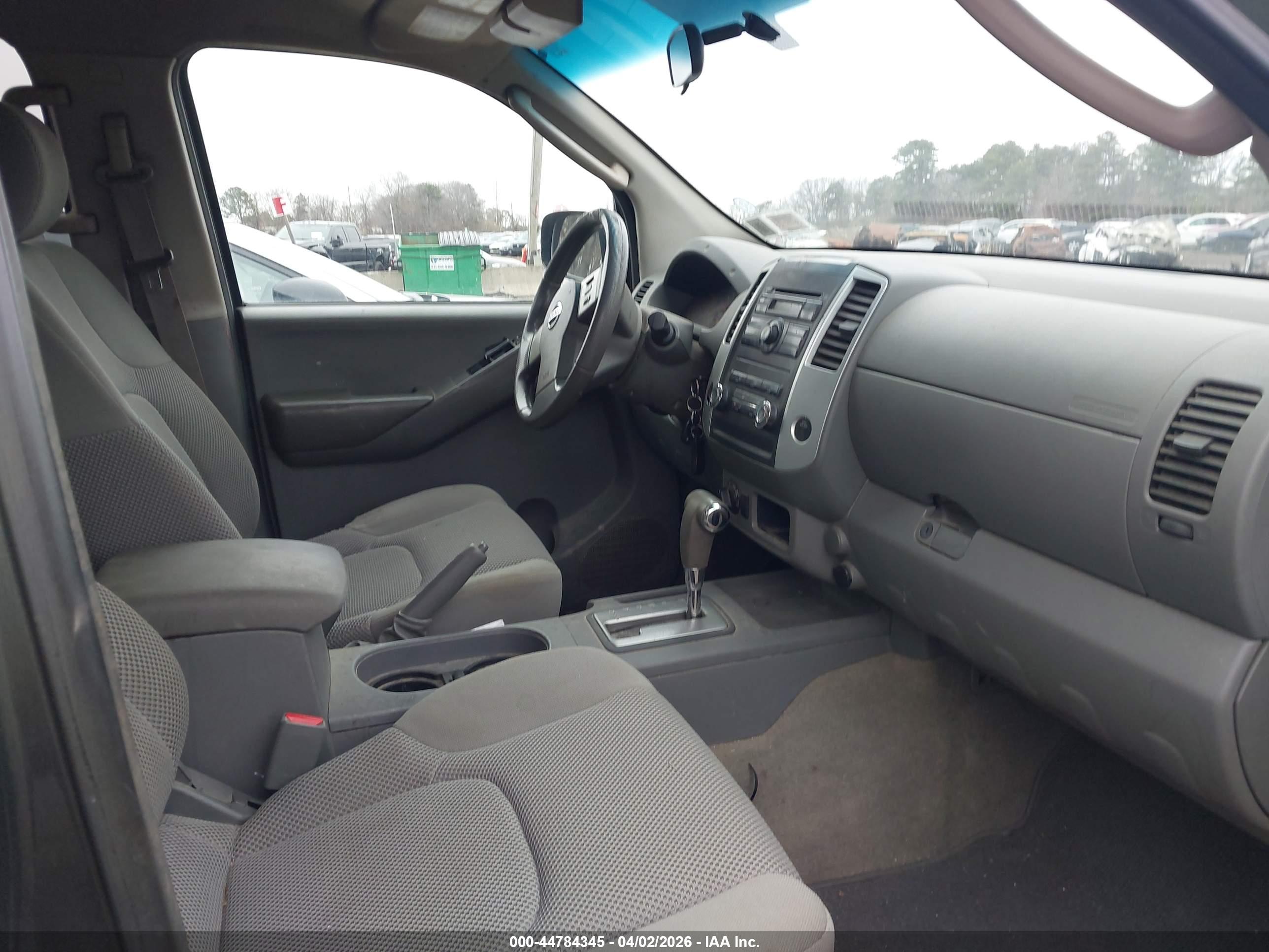NISSAN FRONTIER image 5