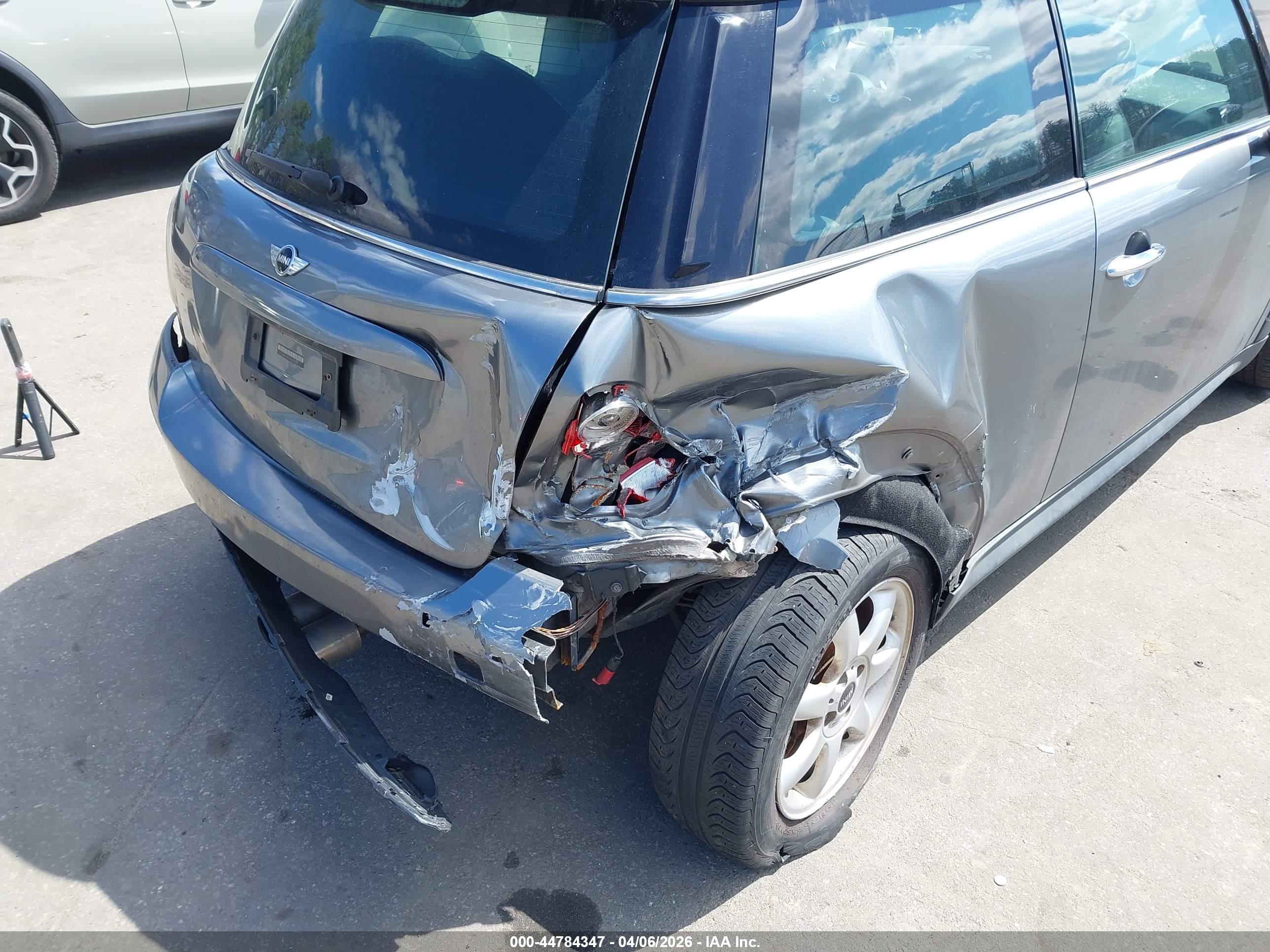 MINI COOPER image 6