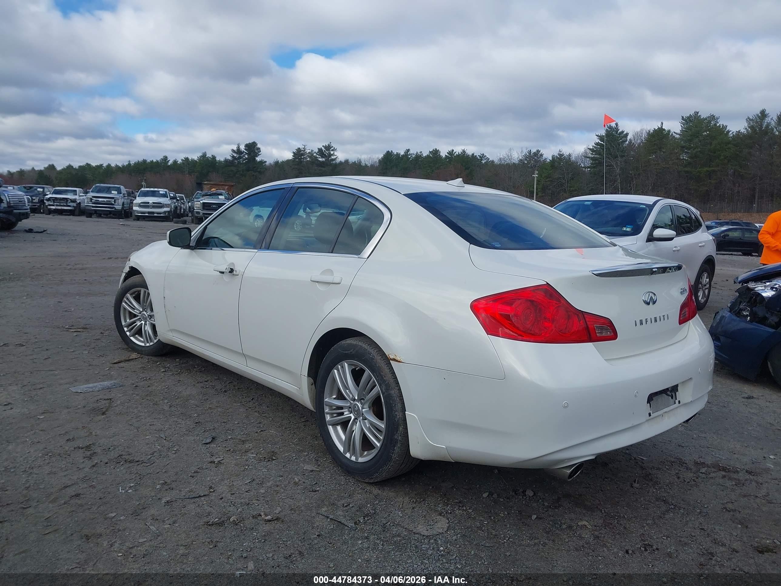 INFINITI G37X image 3