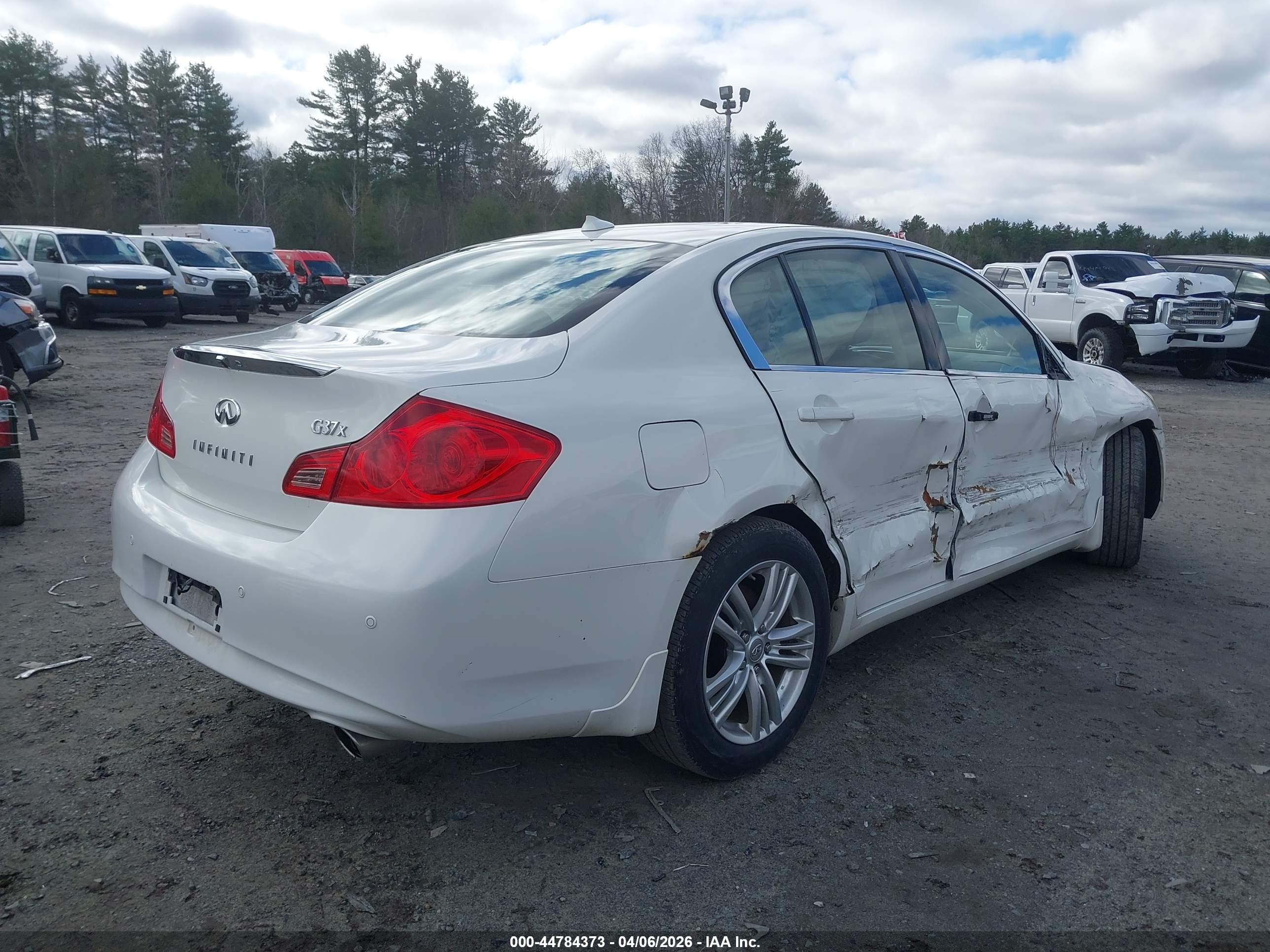 INFINITI G37X image 4