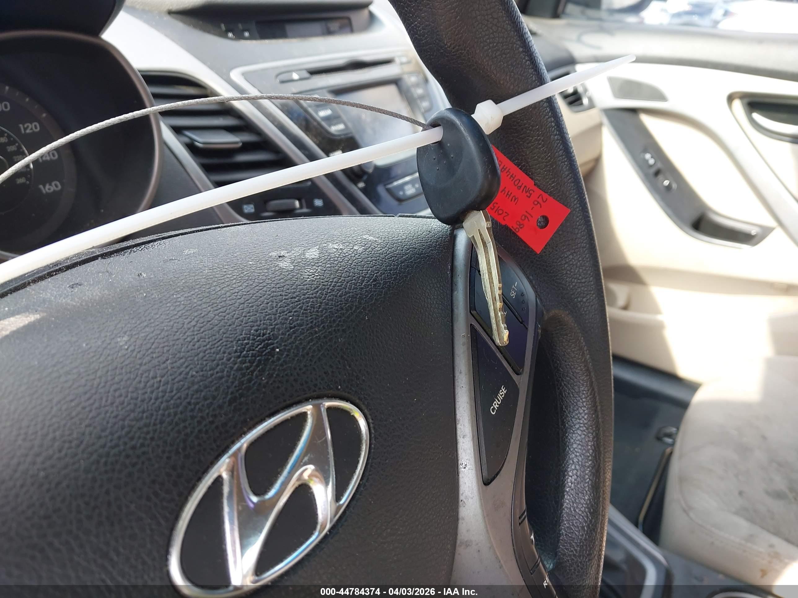 HYUNDAI ELANTRA image 11