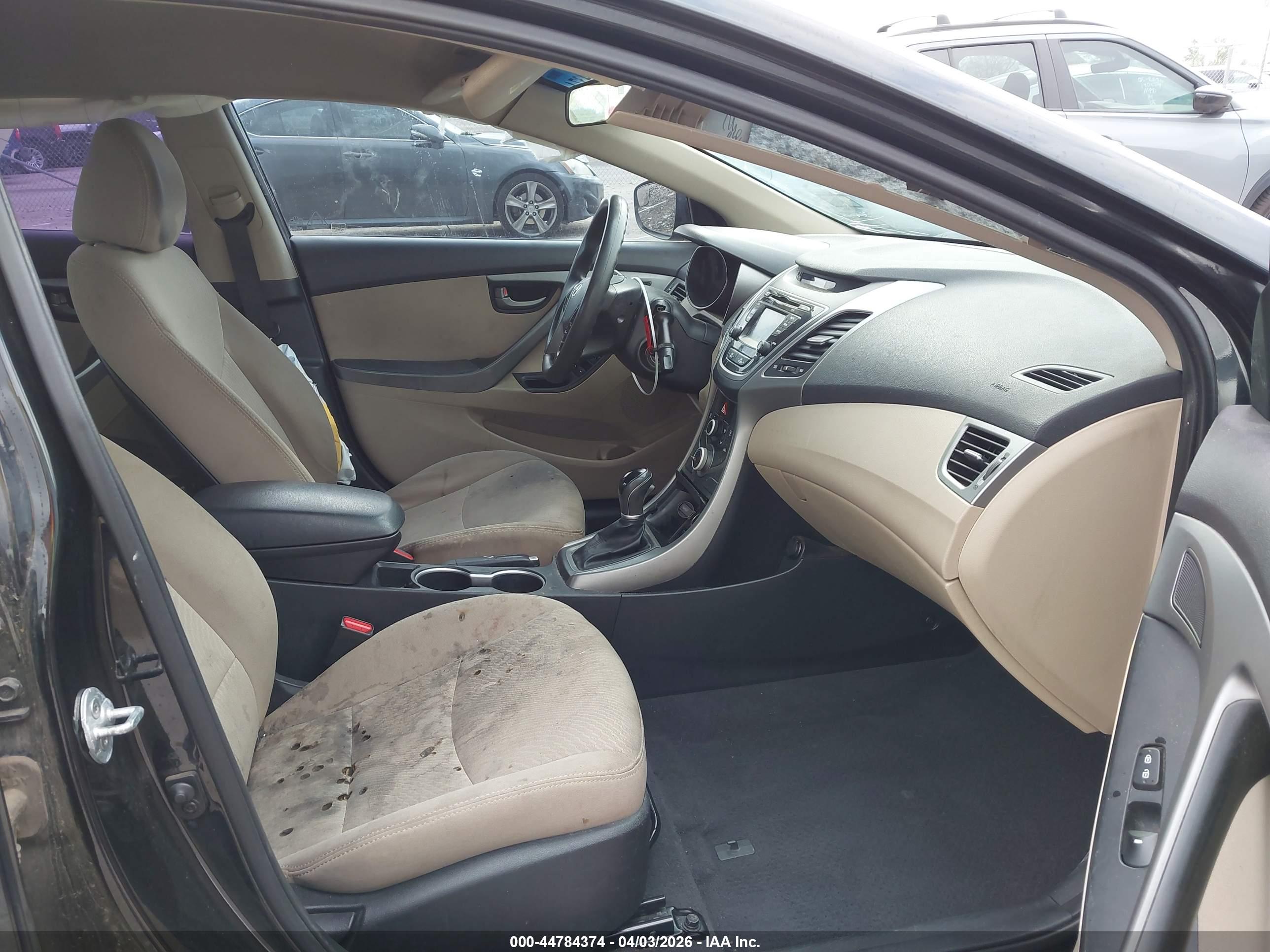 HYUNDAI ELANTRA image 5