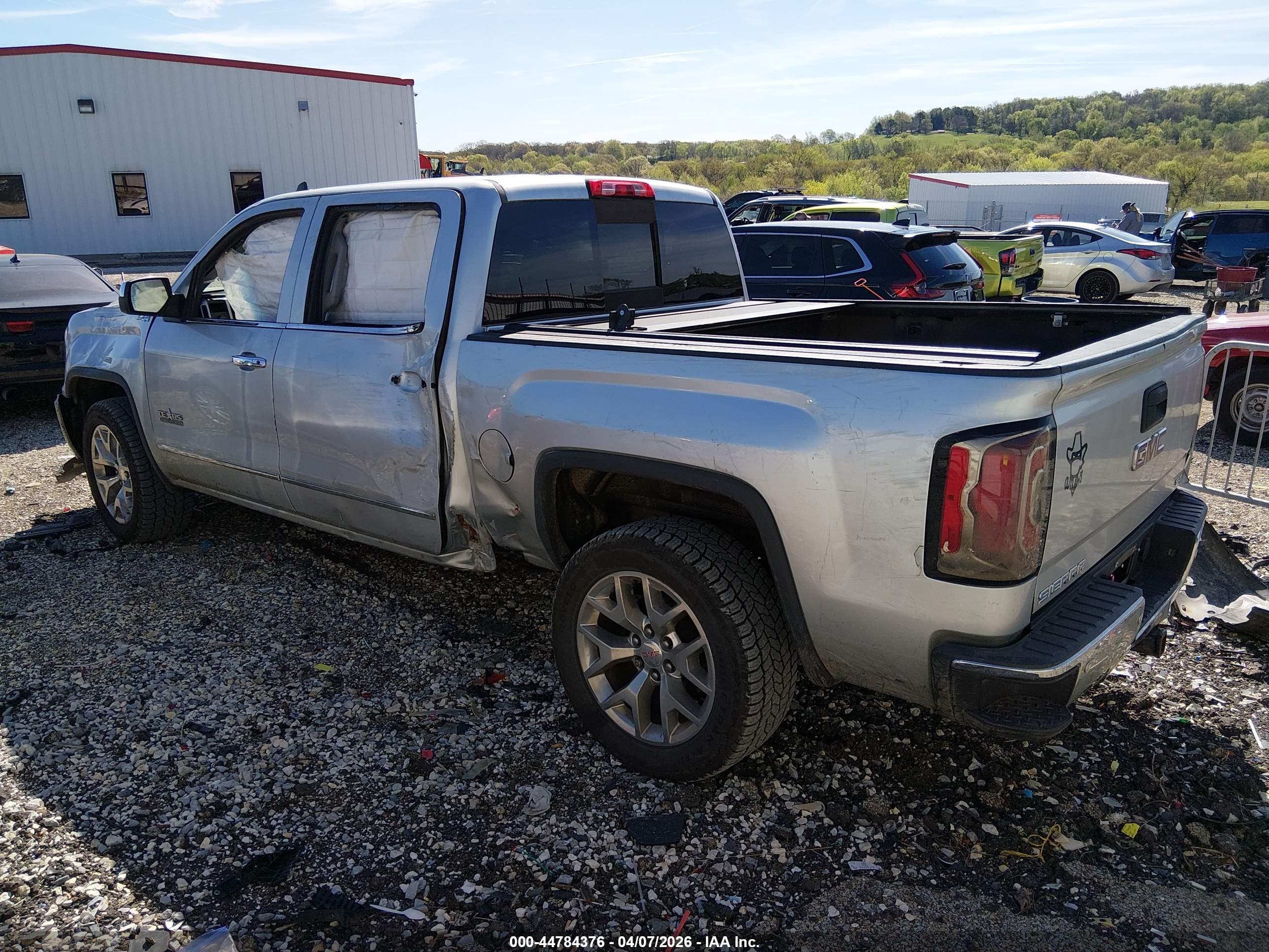 GMC SIERRA image 3