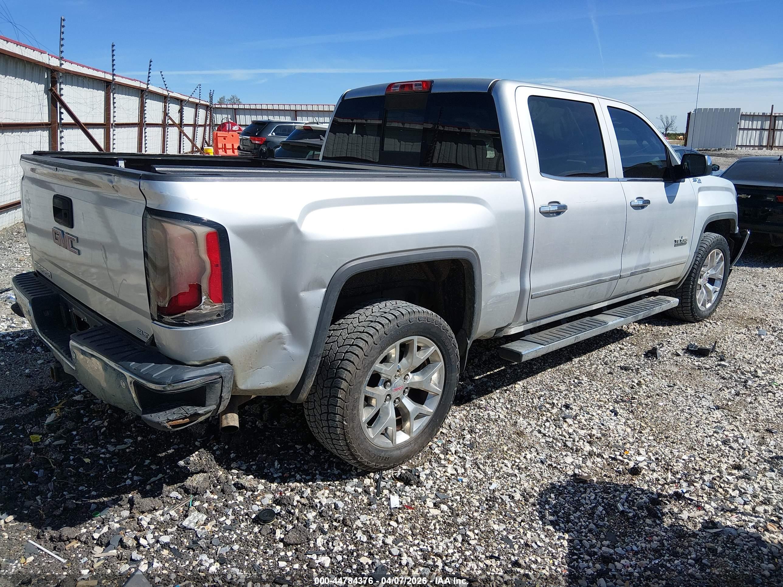 GMC SIERRA image 4