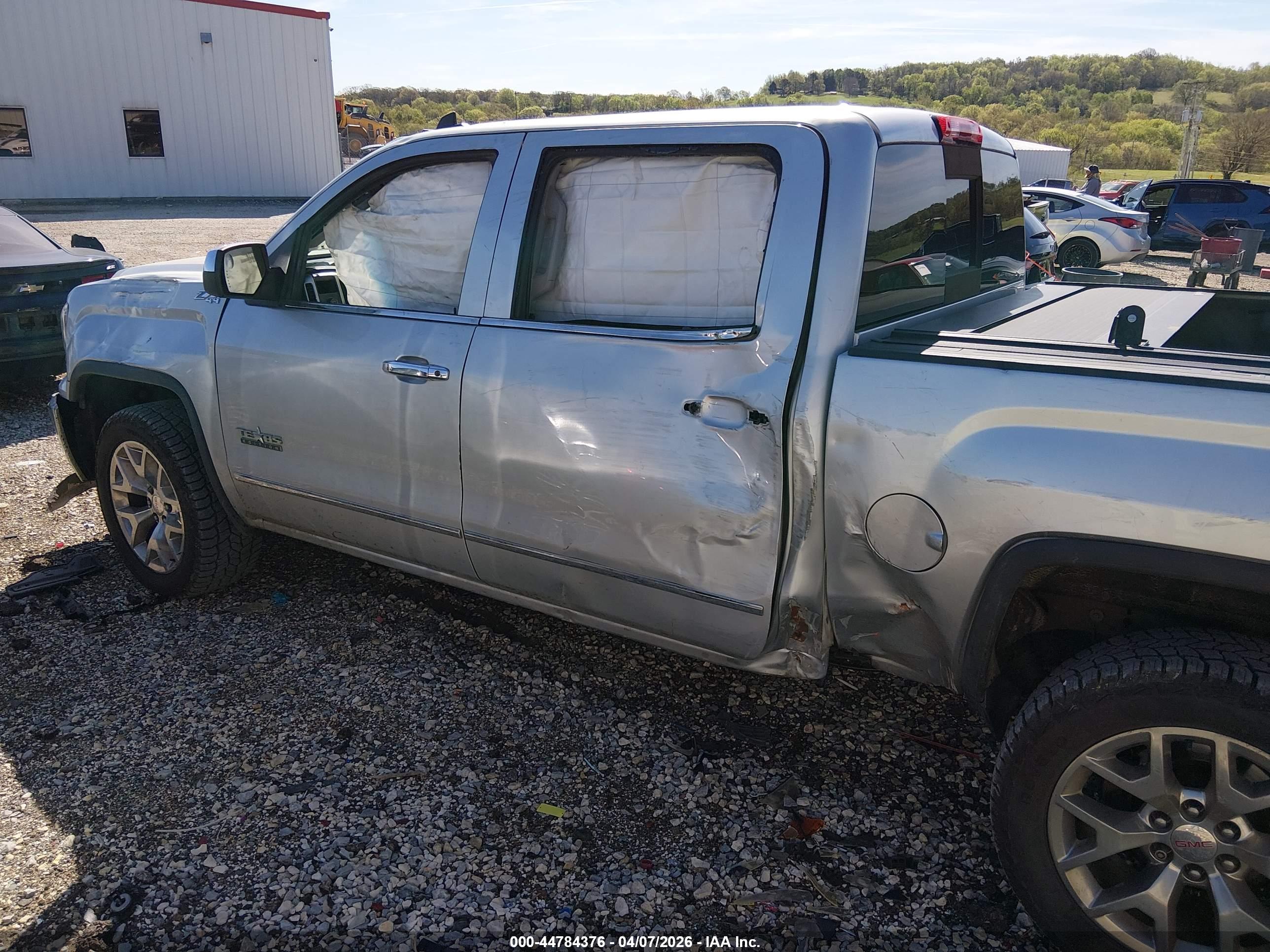 GMC SIERRA image 6