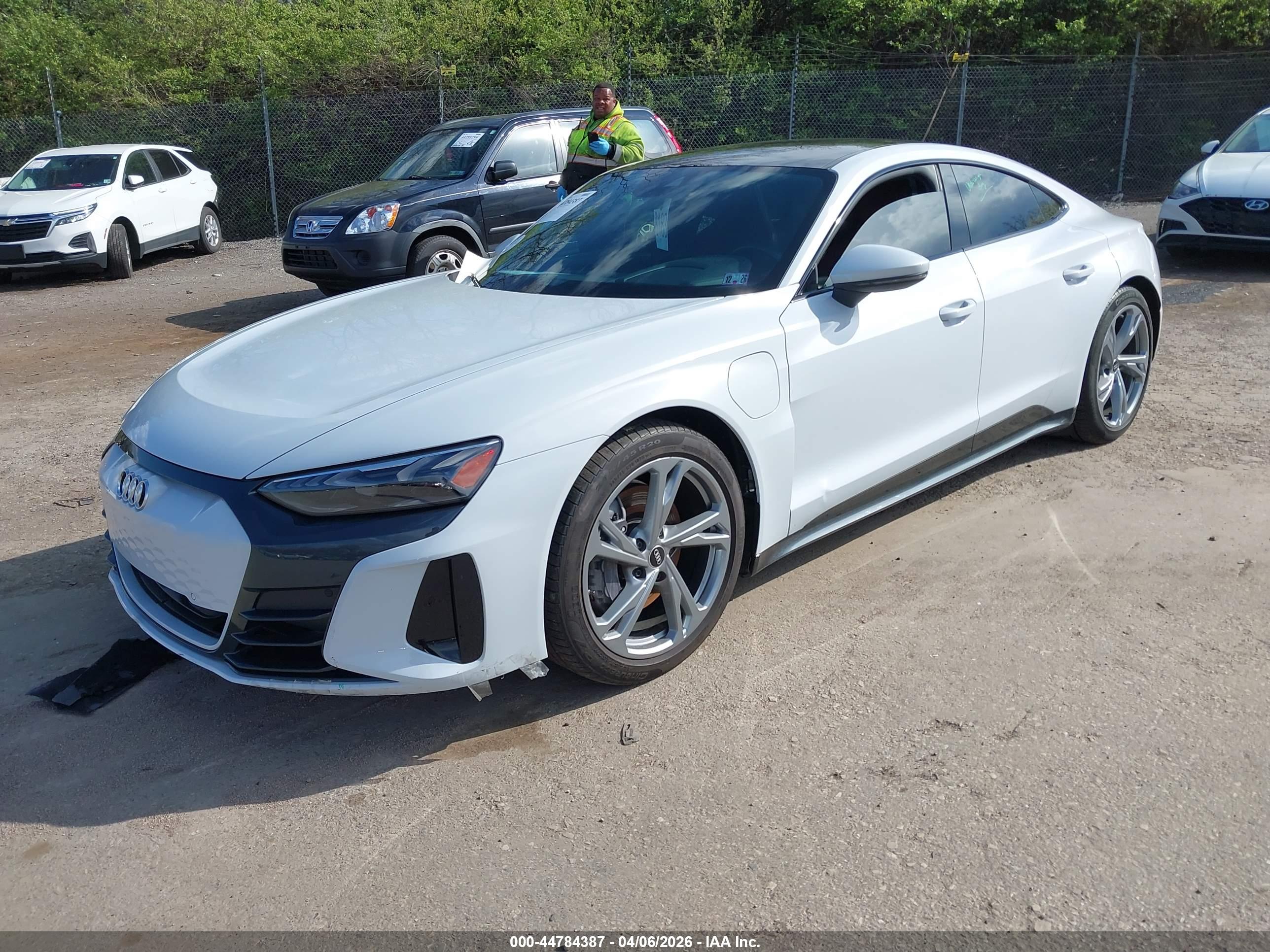 AUDI E-TRON image 2