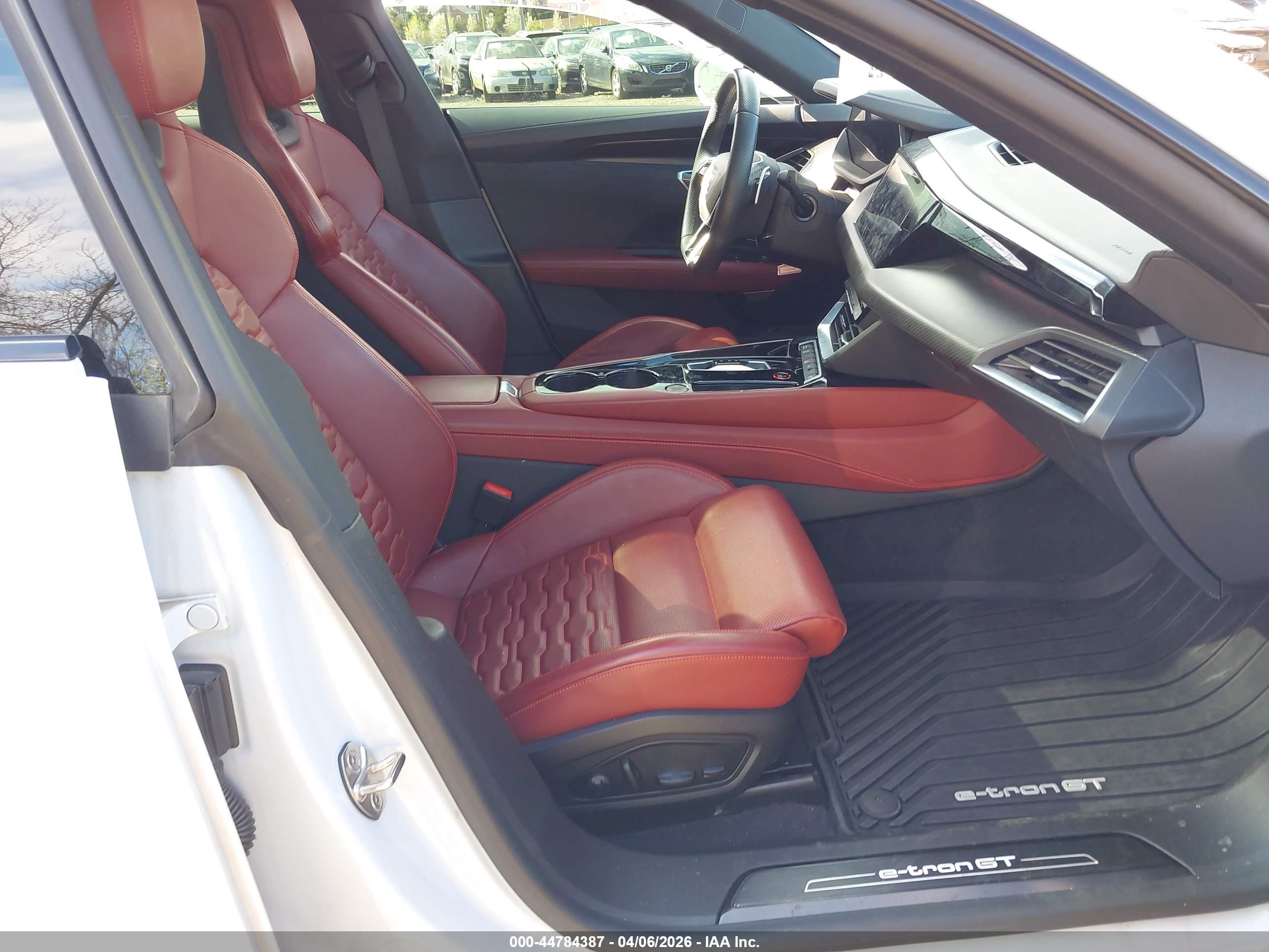 AUDI E-TRON image 5