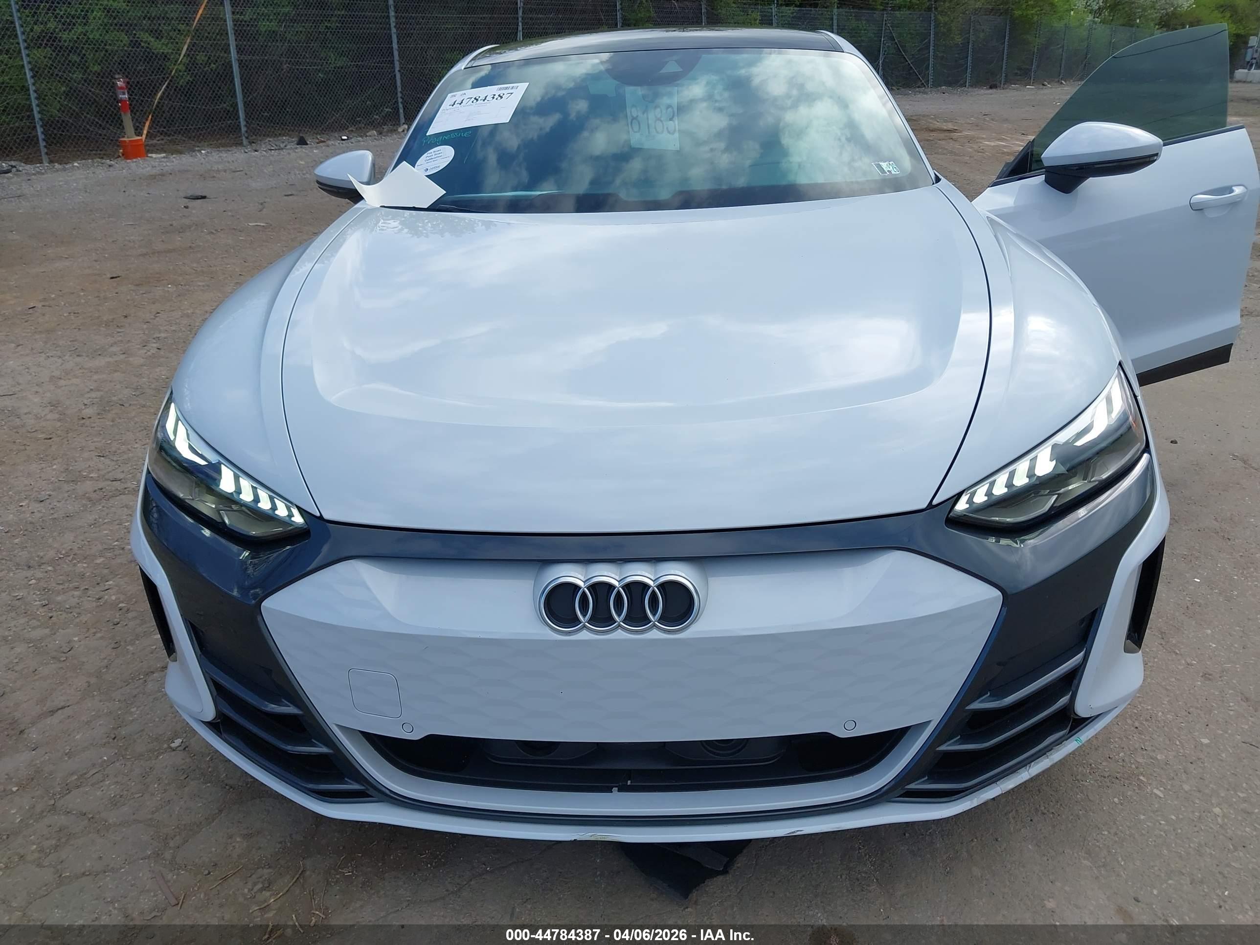 AUDI E-TRON image 6