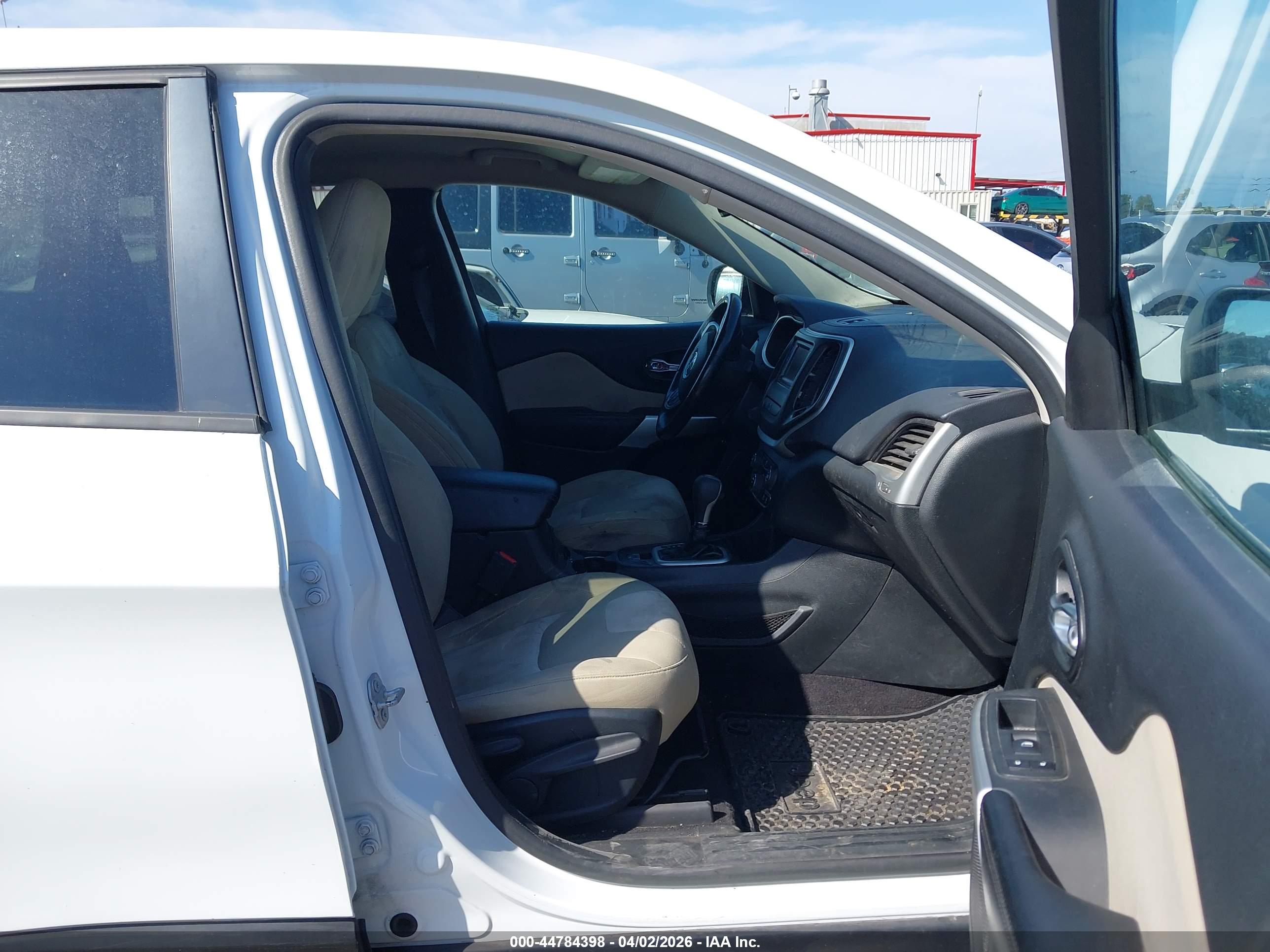 JEEP CHEROKEE image 5