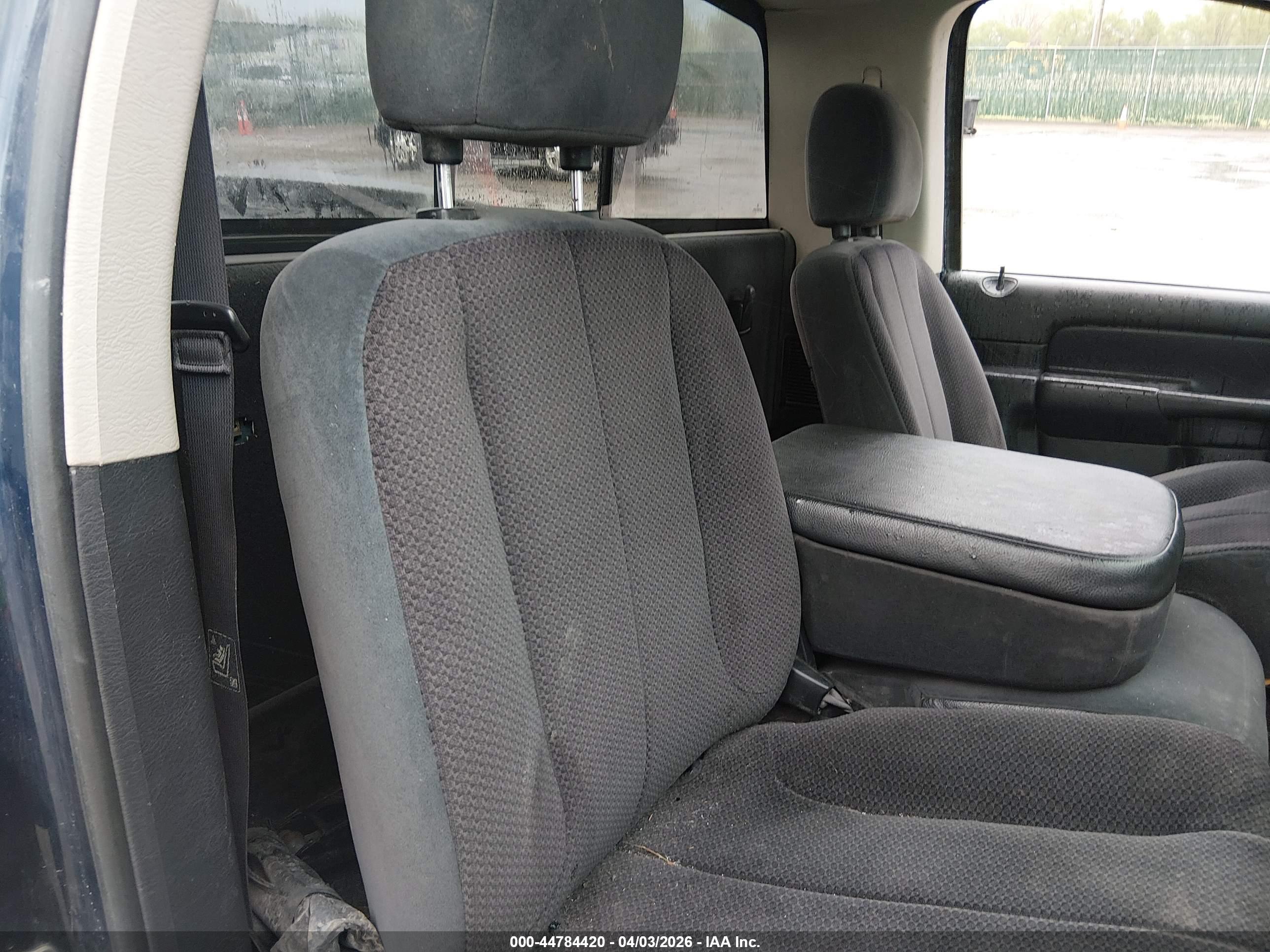 DODGE RAM image 8