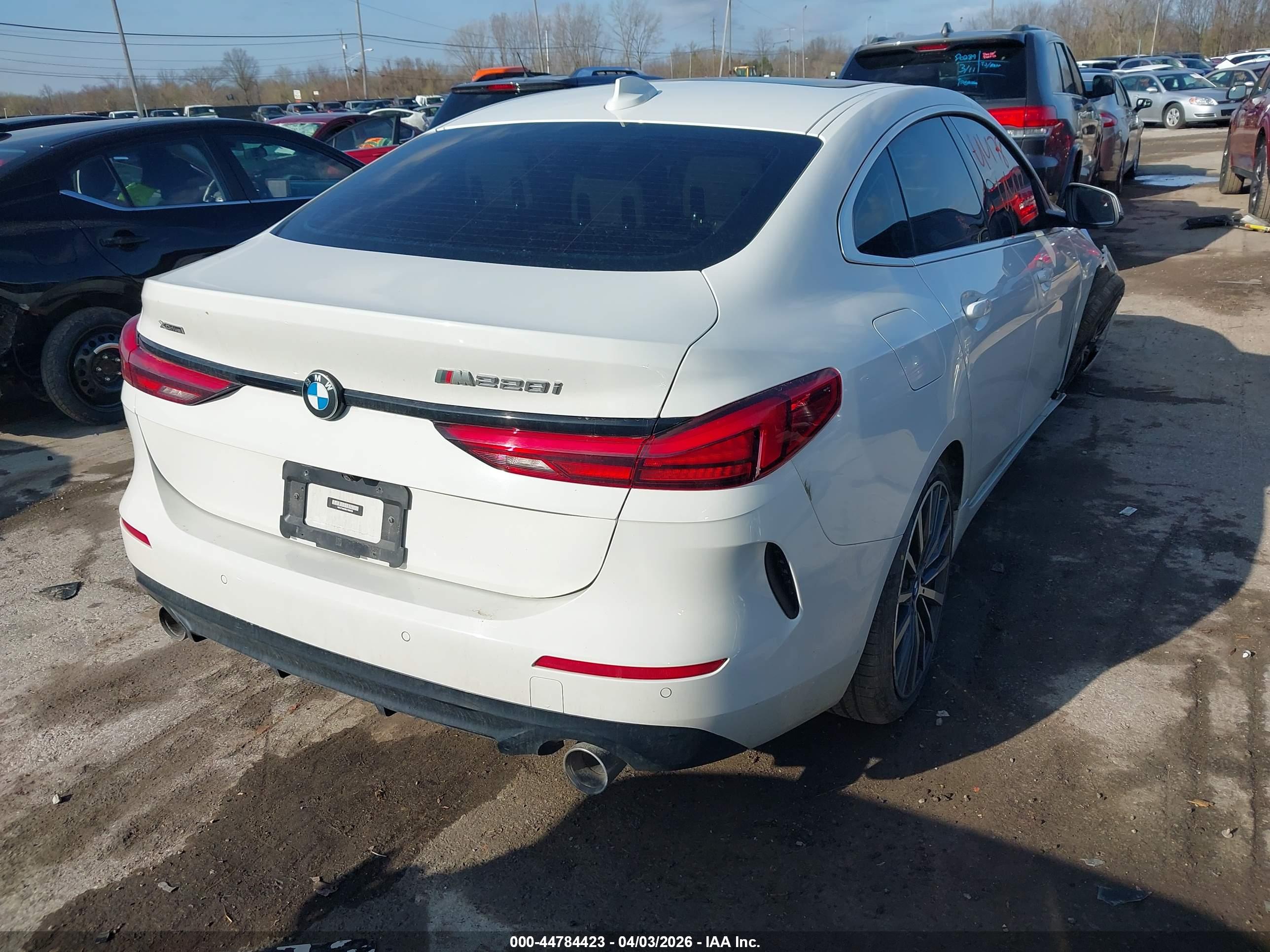 BMW 228 image 4