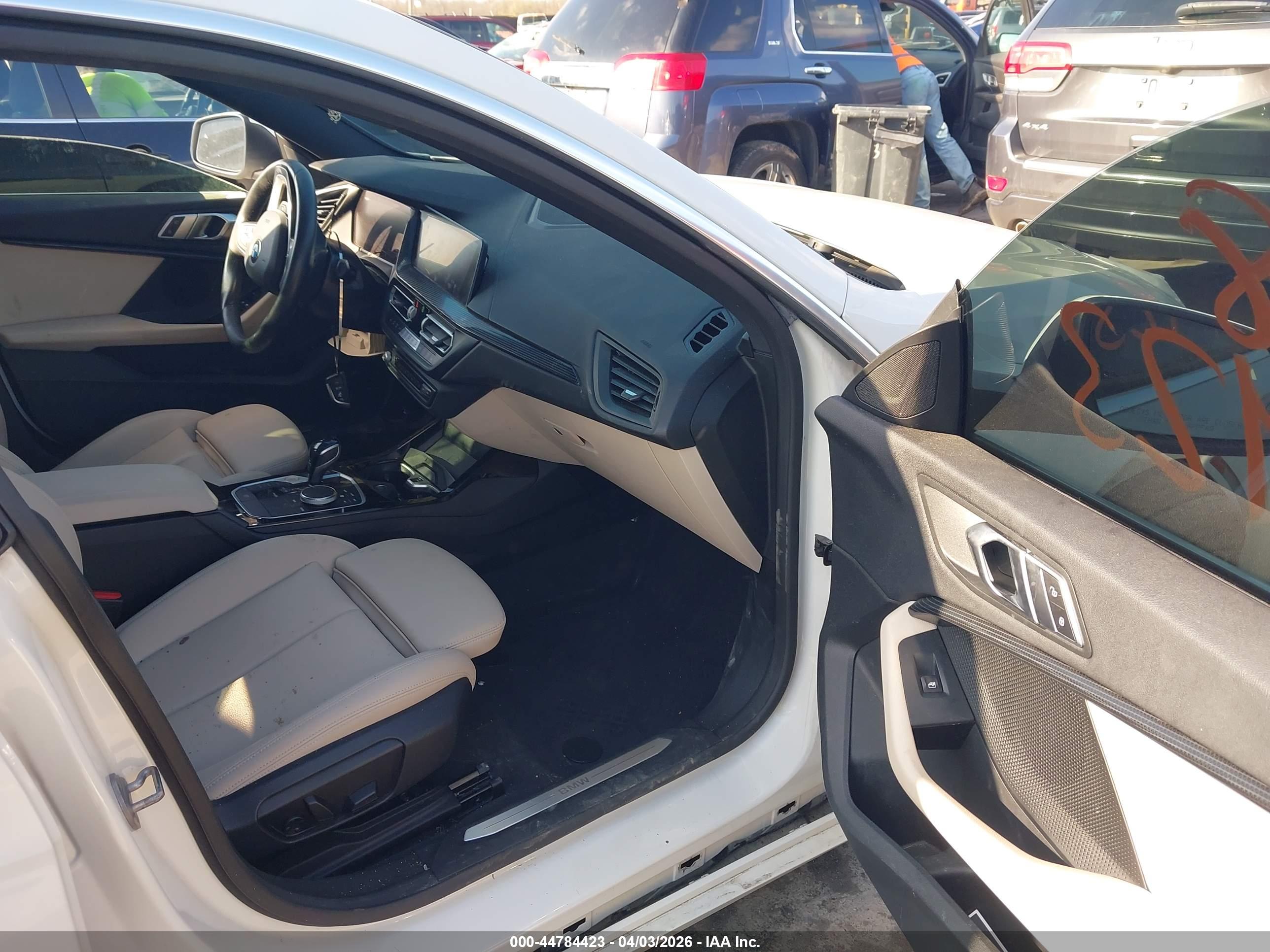 BMW 228 image 5