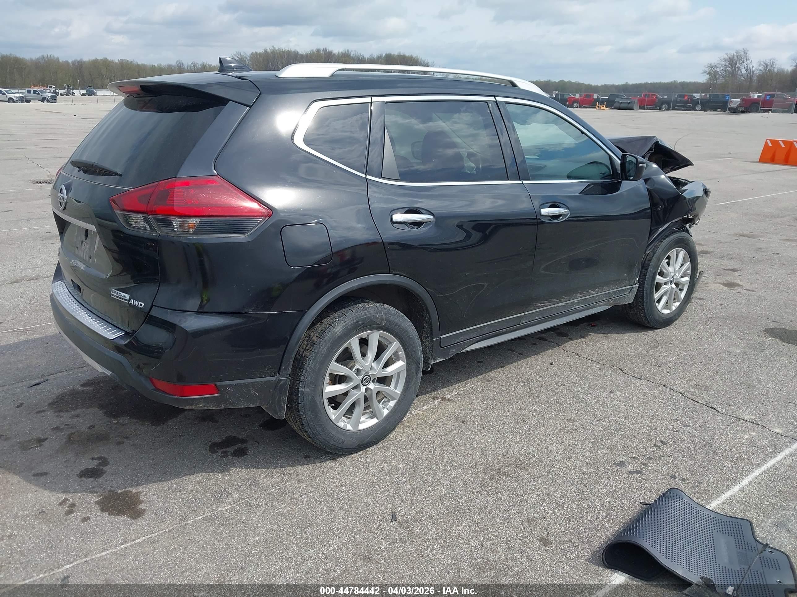 NISSAN ROGUE image 4