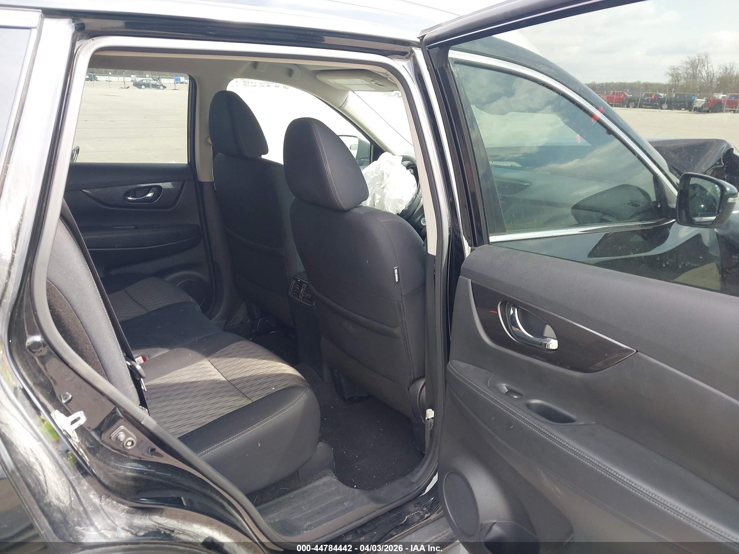 NISSAN ROGUE image 8