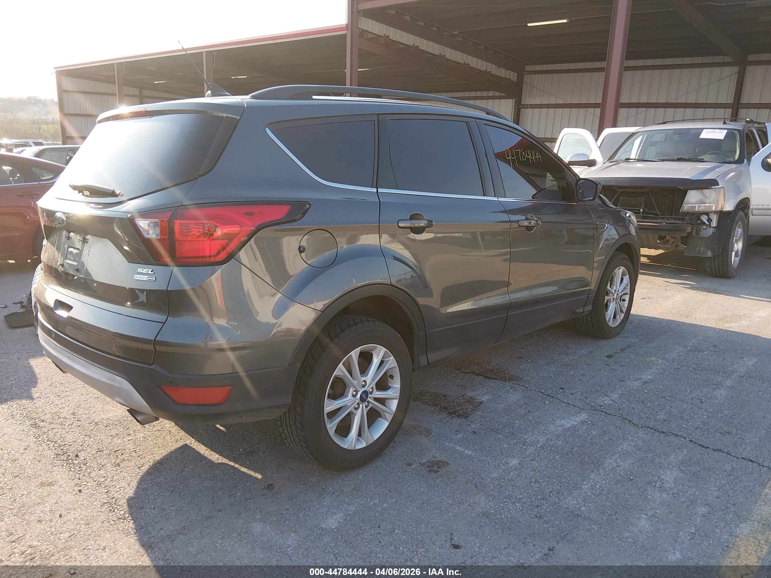FORD ESCAPE image 4