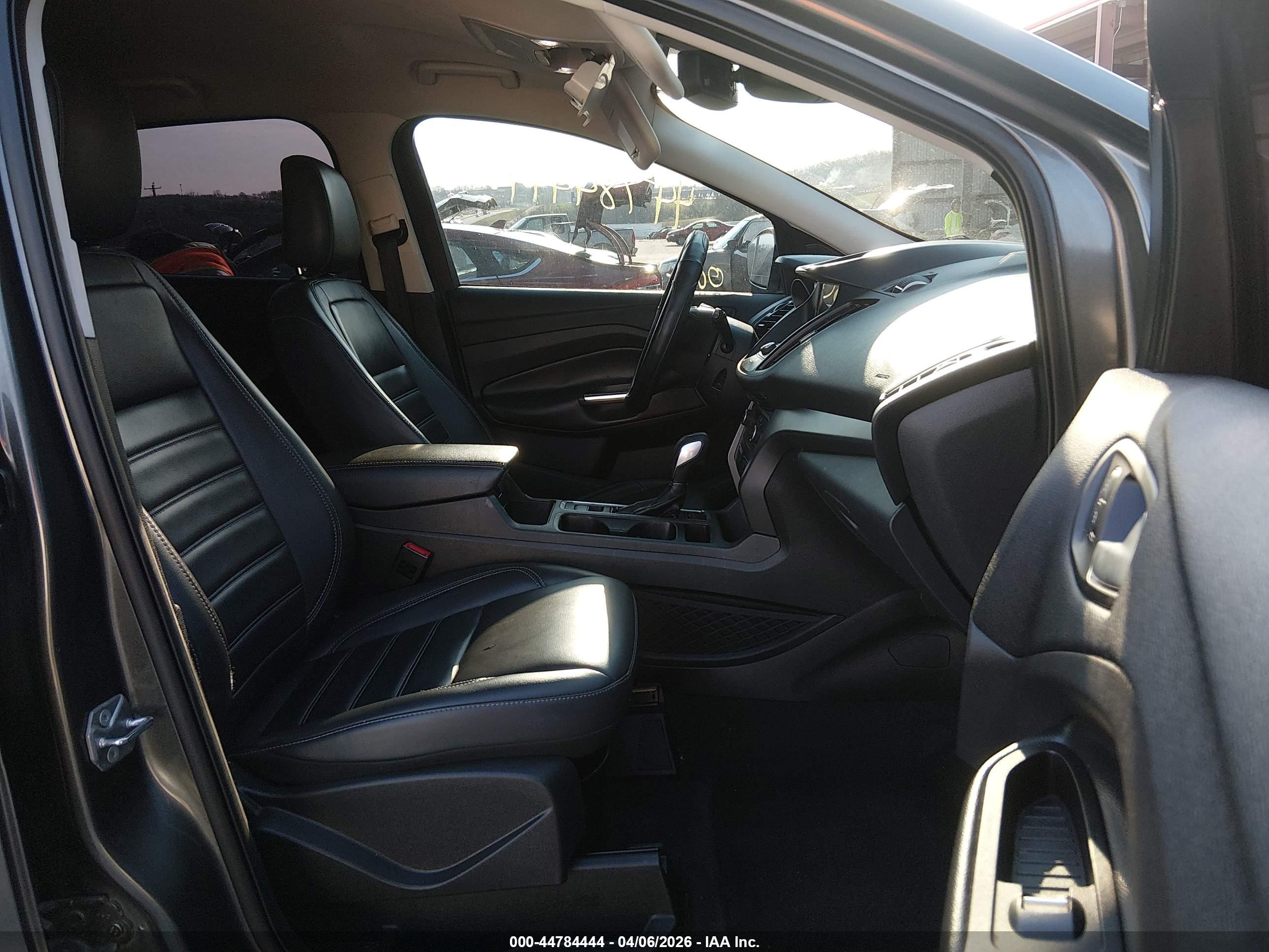 FORD ESCAPE image 5