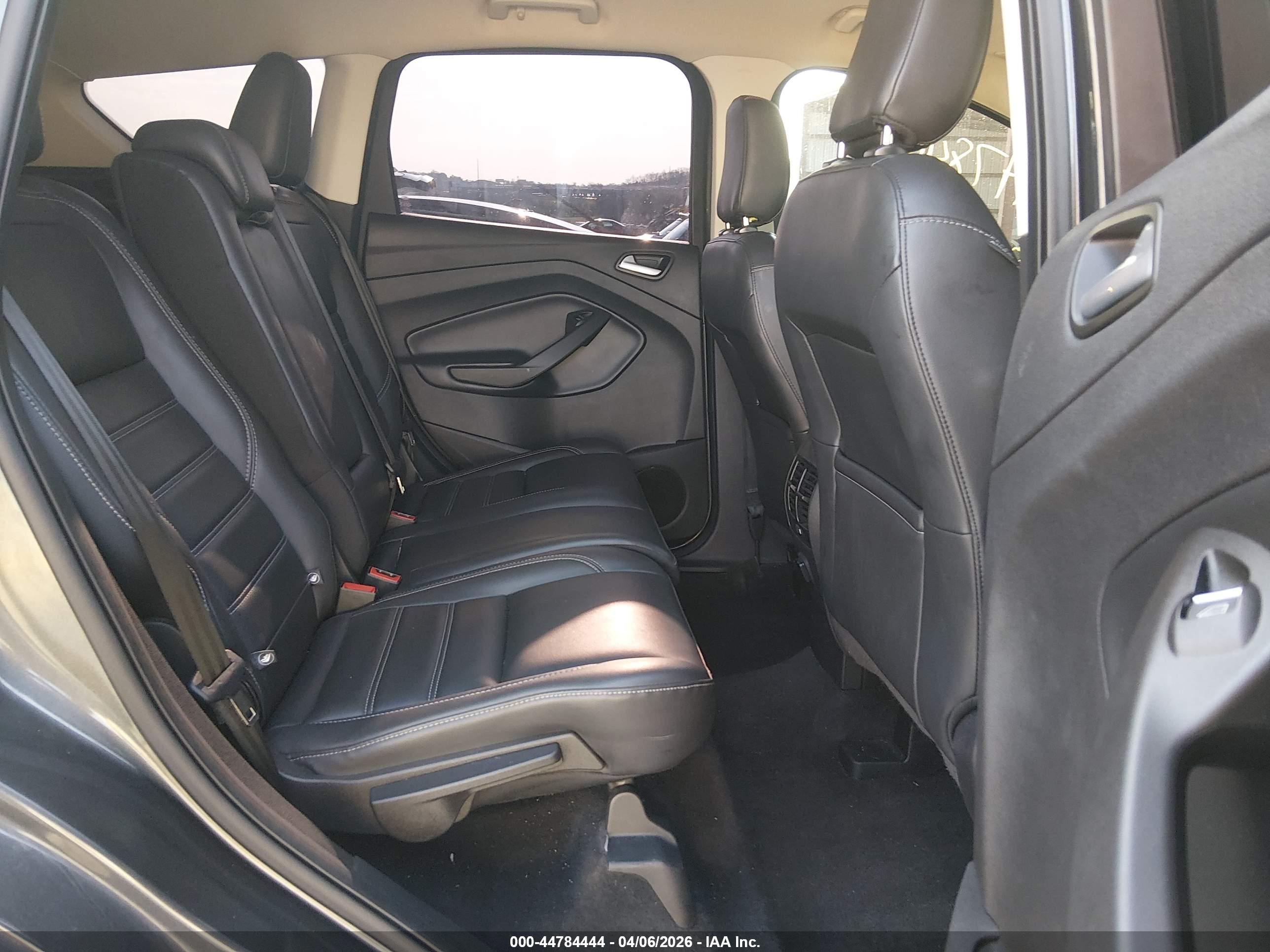 FORD ESCAPE image 8