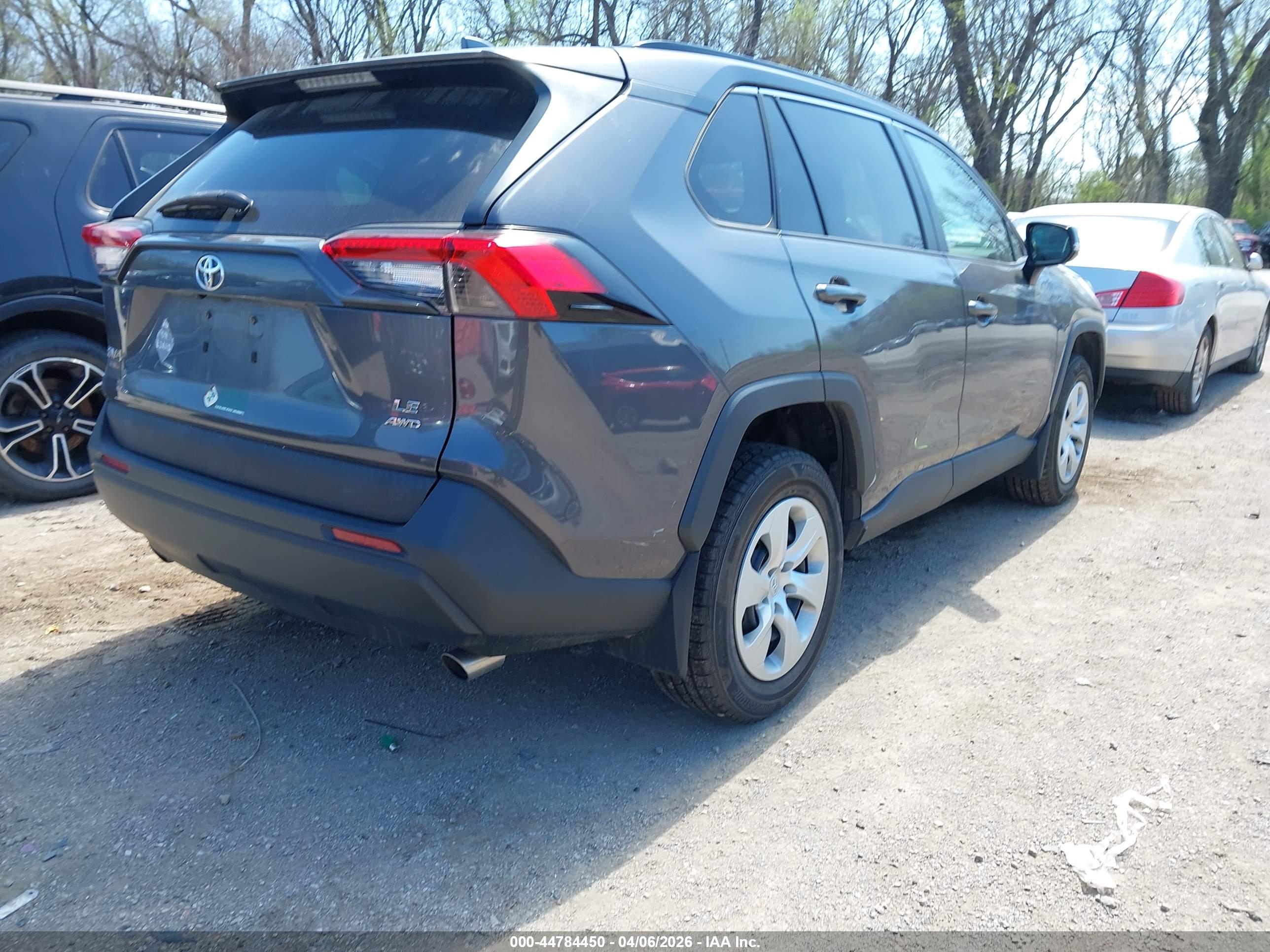 TOYOTA RAV4 image 4