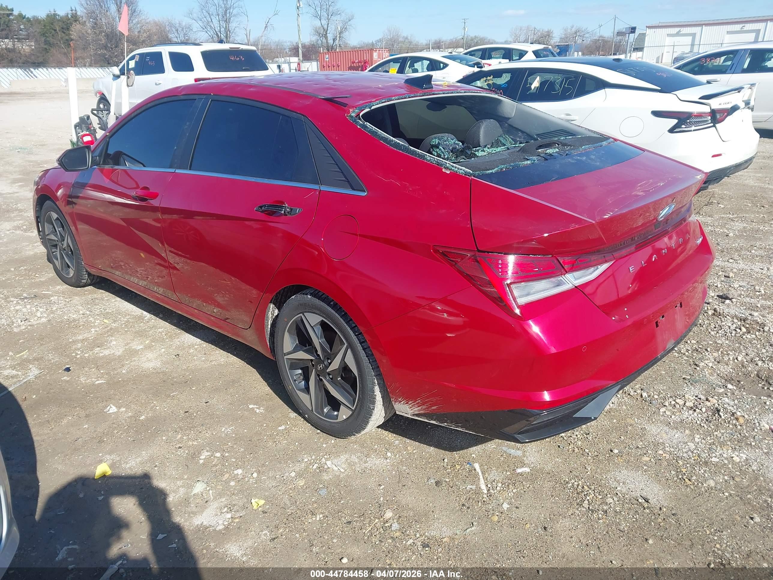 HYUNDAI ELANTRA image 3