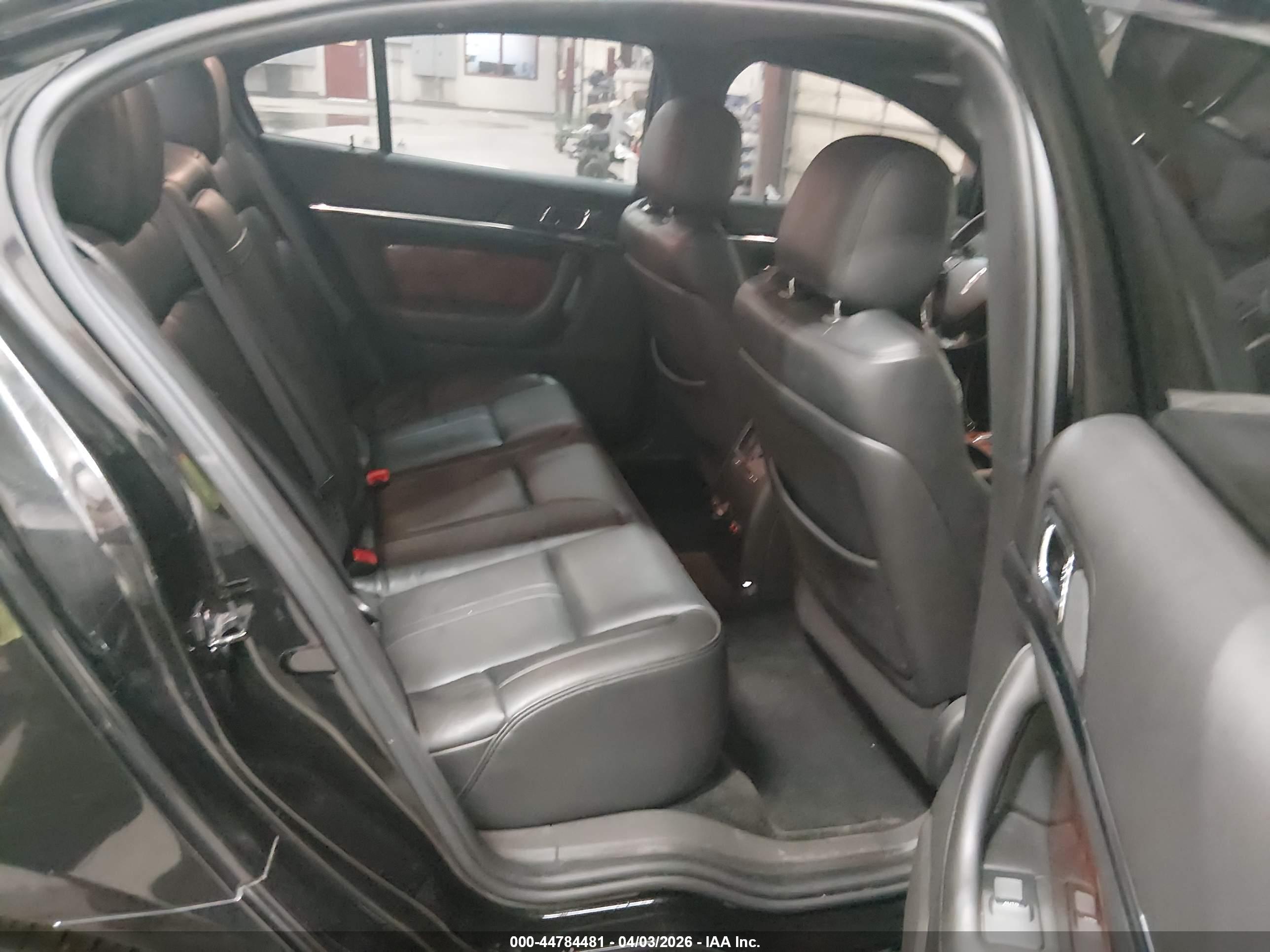 LINCOLN MKS image 8