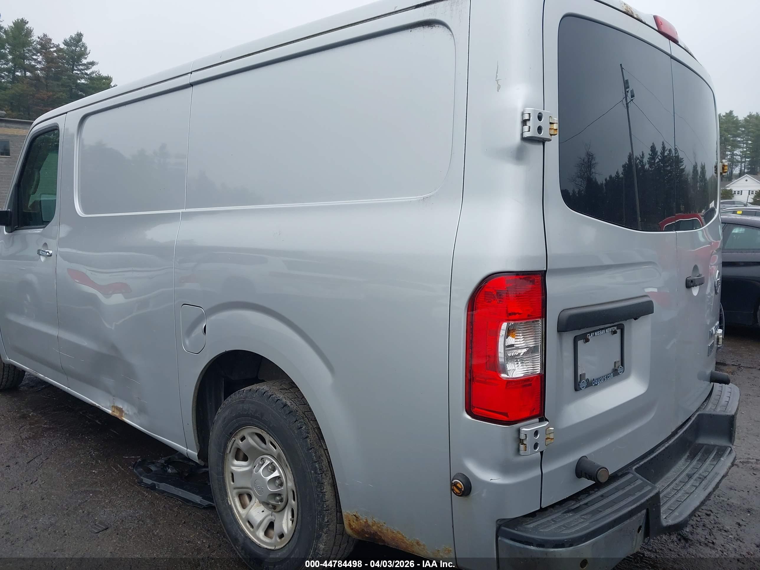 NISSAN NV image 3