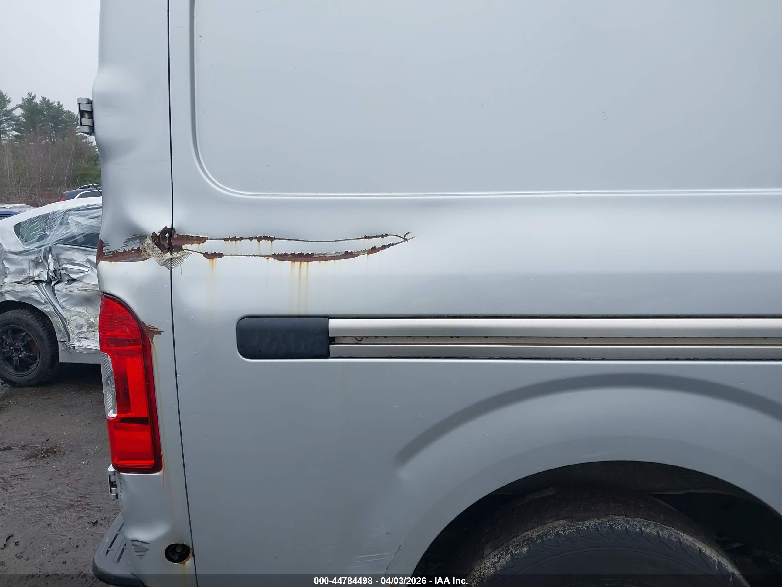 NISSAN NV image 6