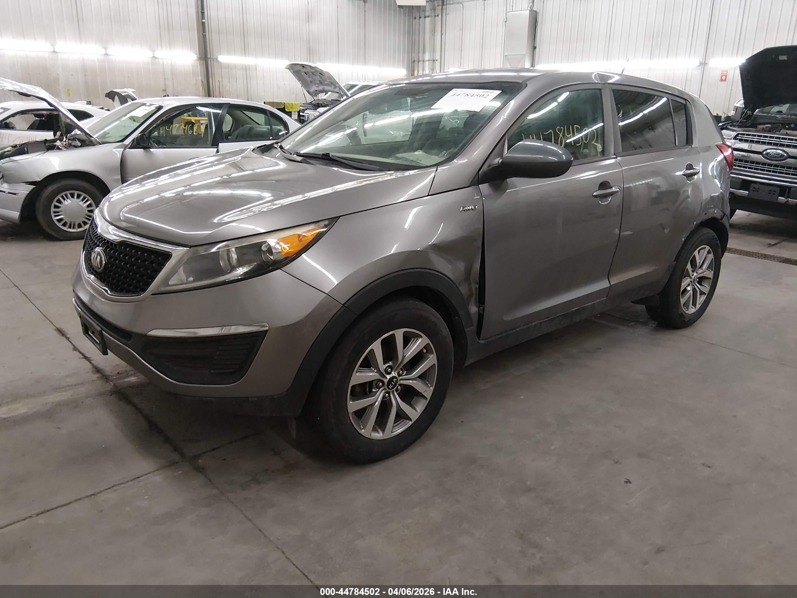 KIA SPORTAGE image 2