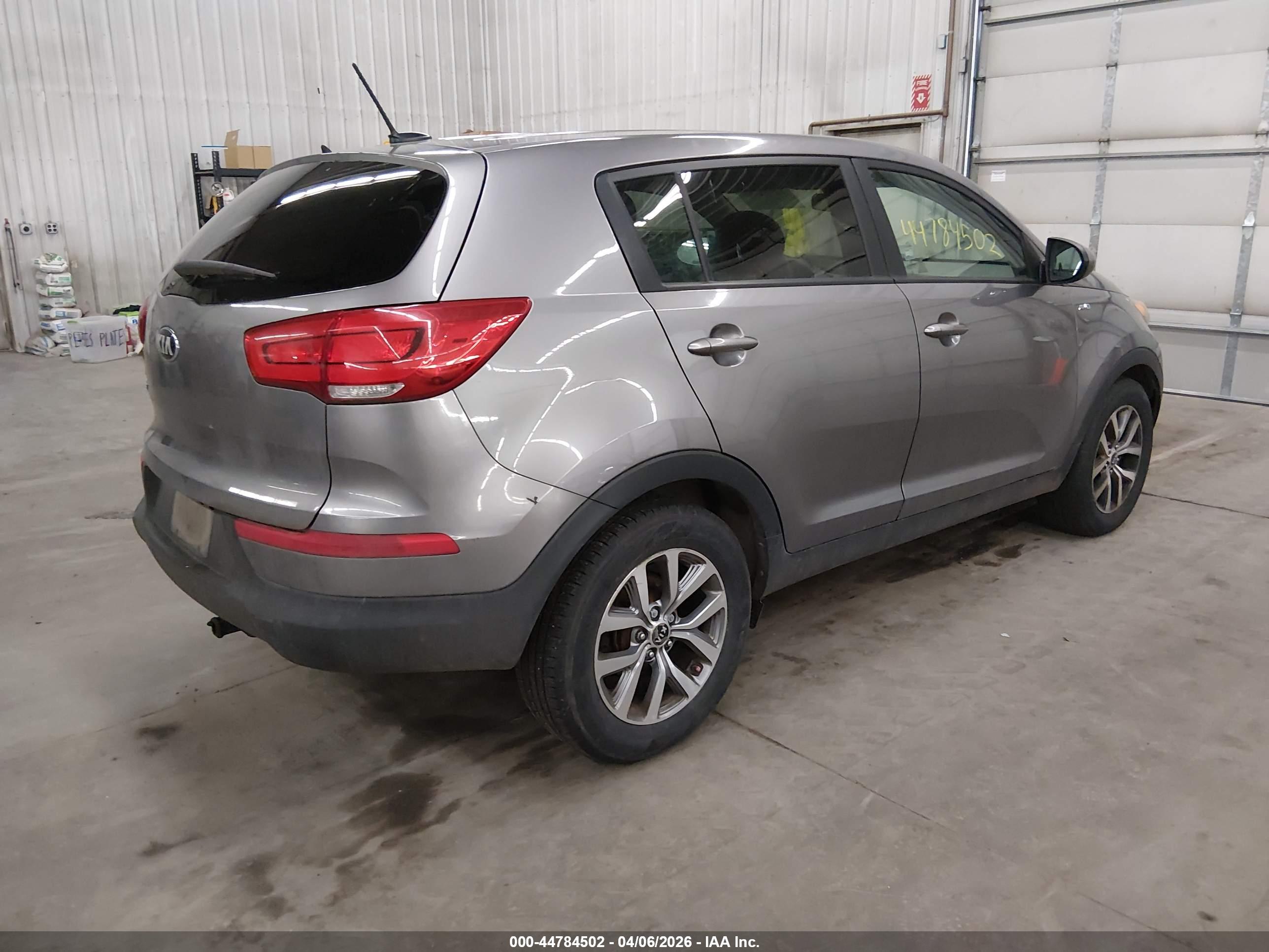 KIA SPORTAGE image 4
