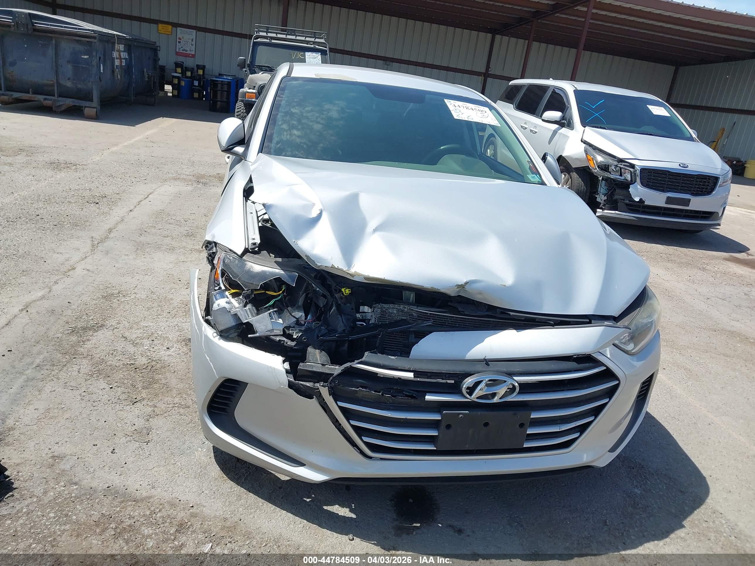 HYUNDAI ELANTRA image 6