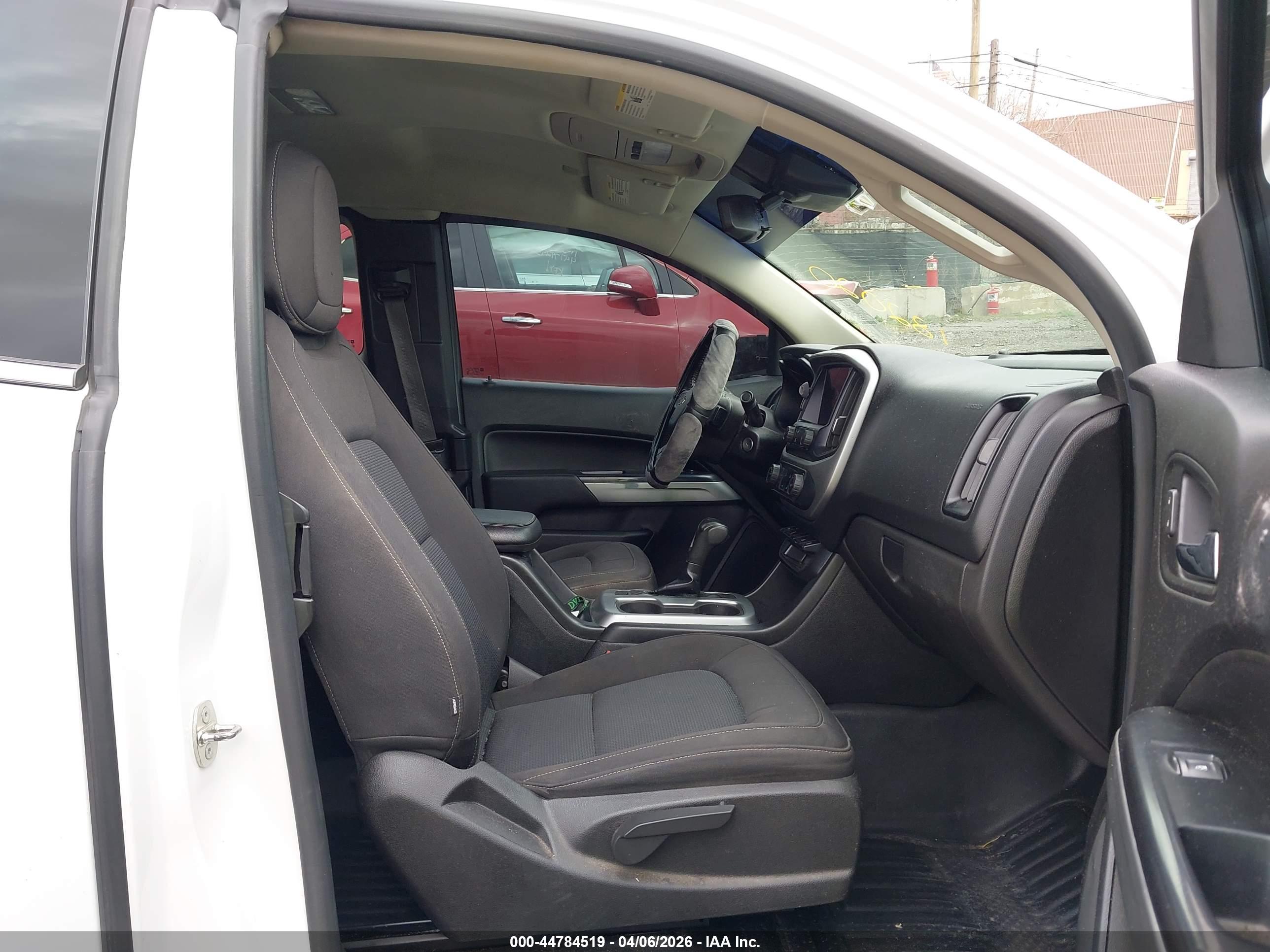 CHEVROLET COLORADO image 5