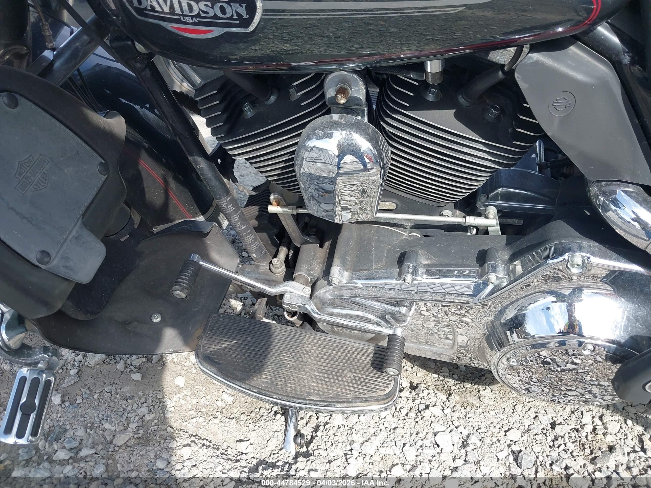 HARLEY-DAVIDSON FLHTCUI image 9