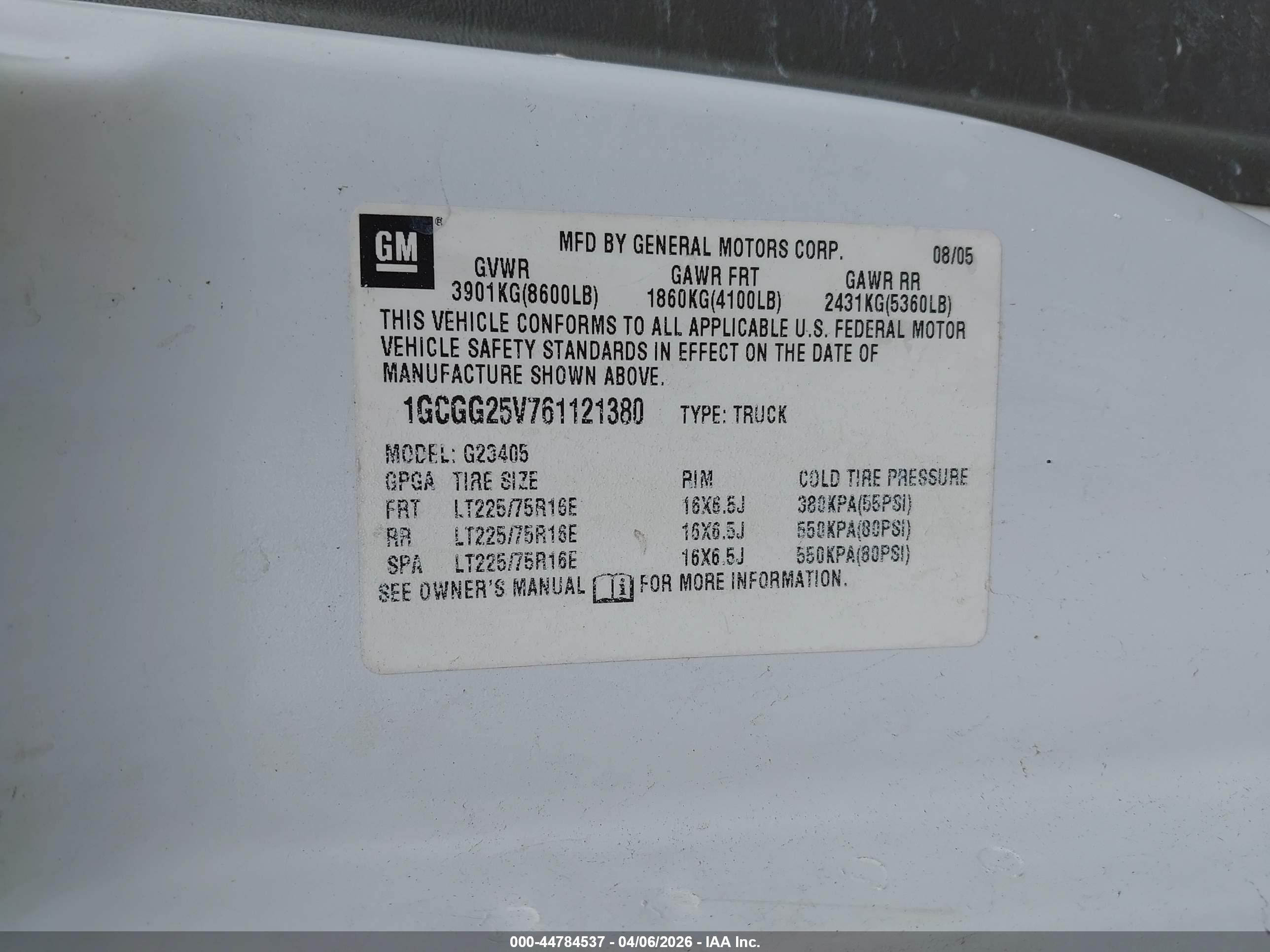 CHEVROLET EXPRESS image 9