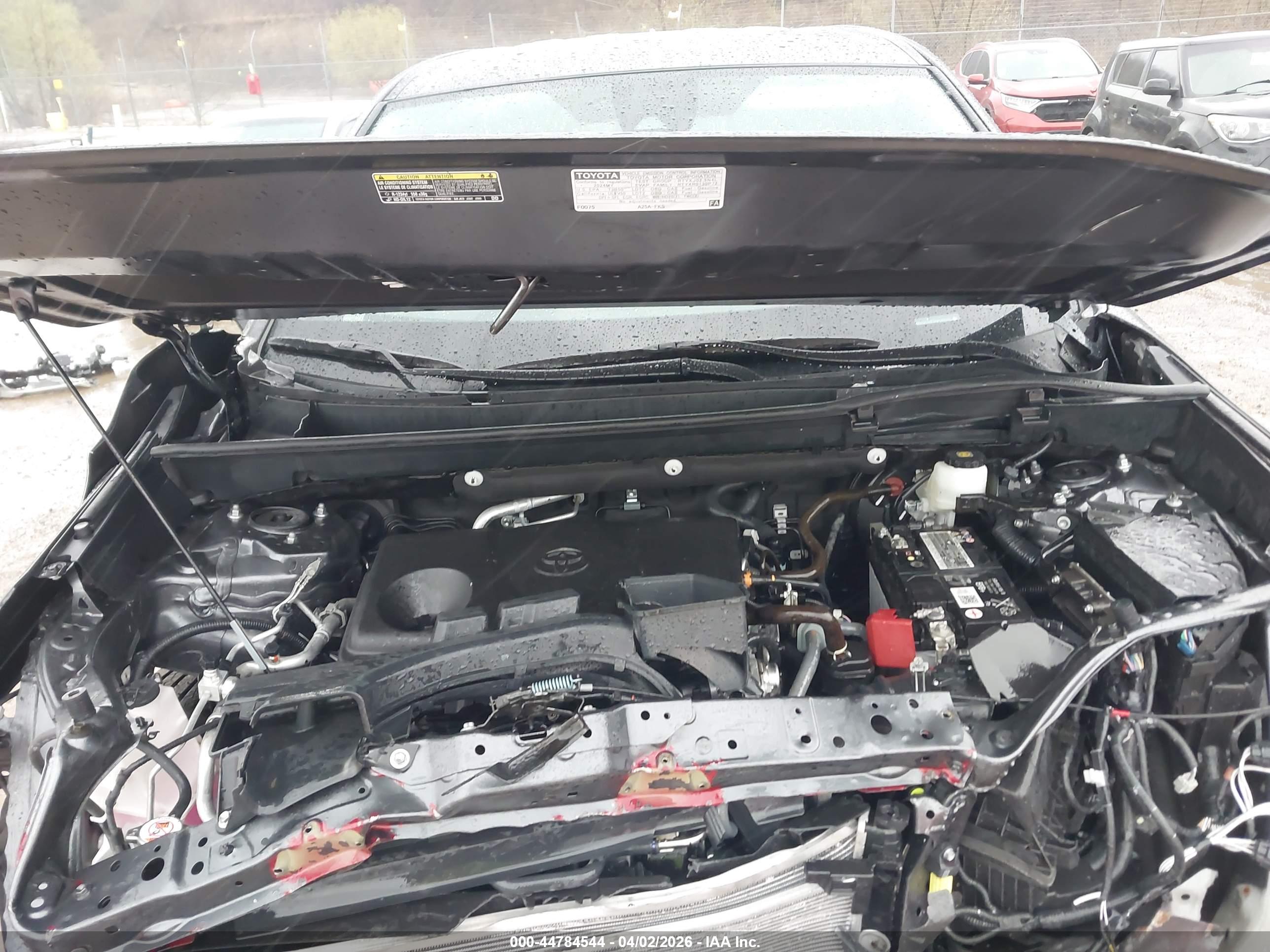 TOYOTA RAV4 image 10