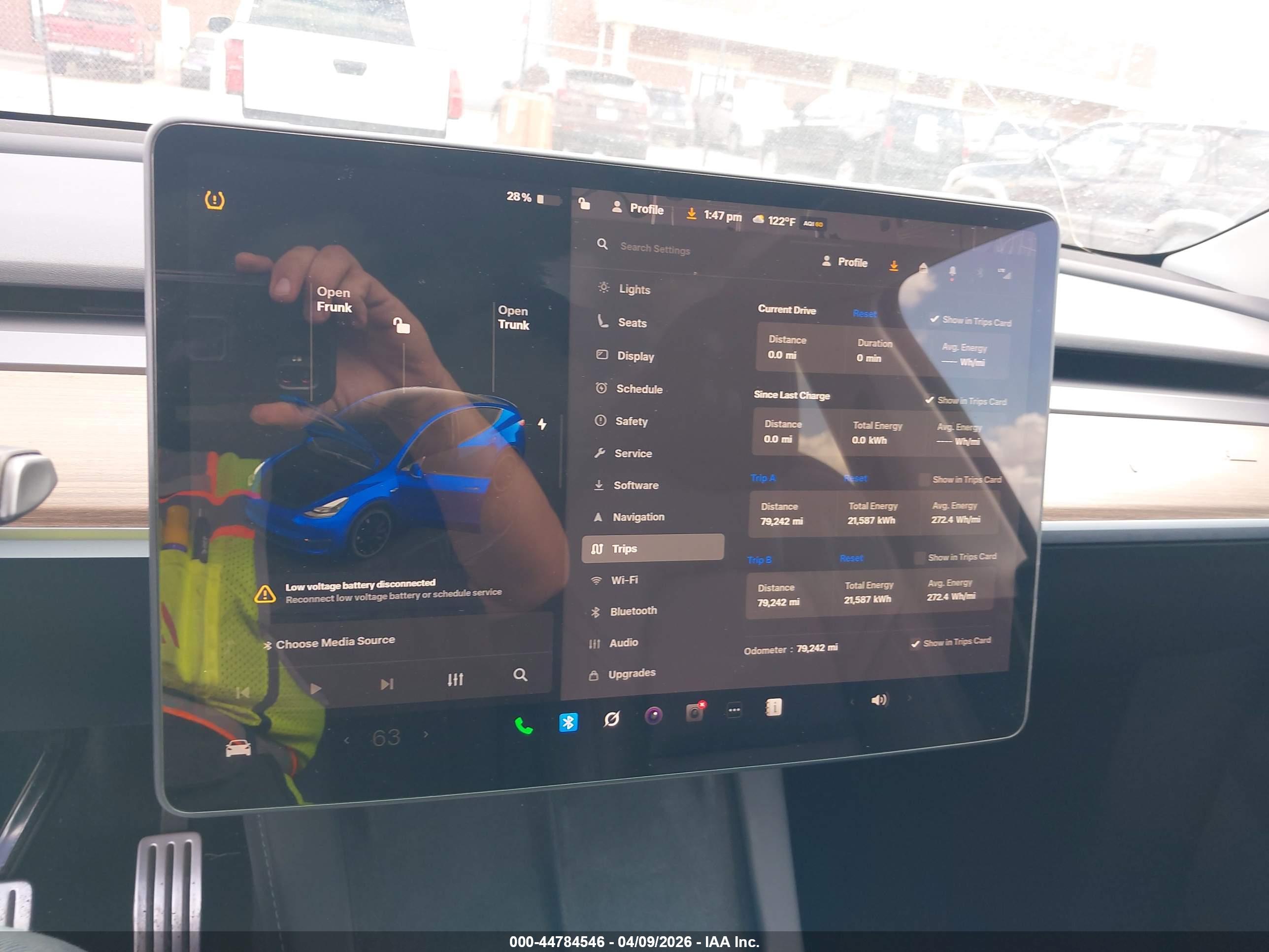 TESLA MODEL image 7
