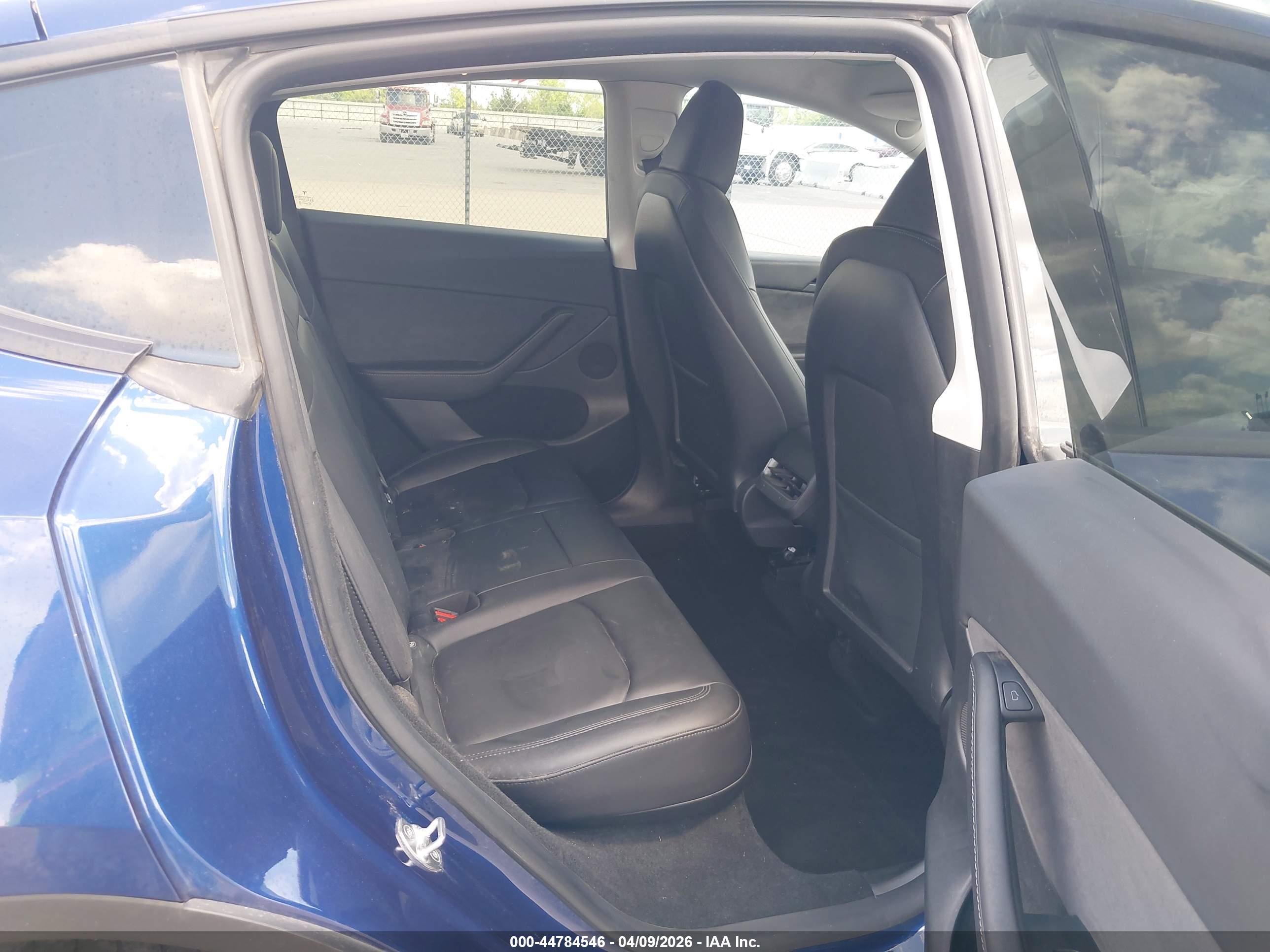 TESLA MODEL image 8
