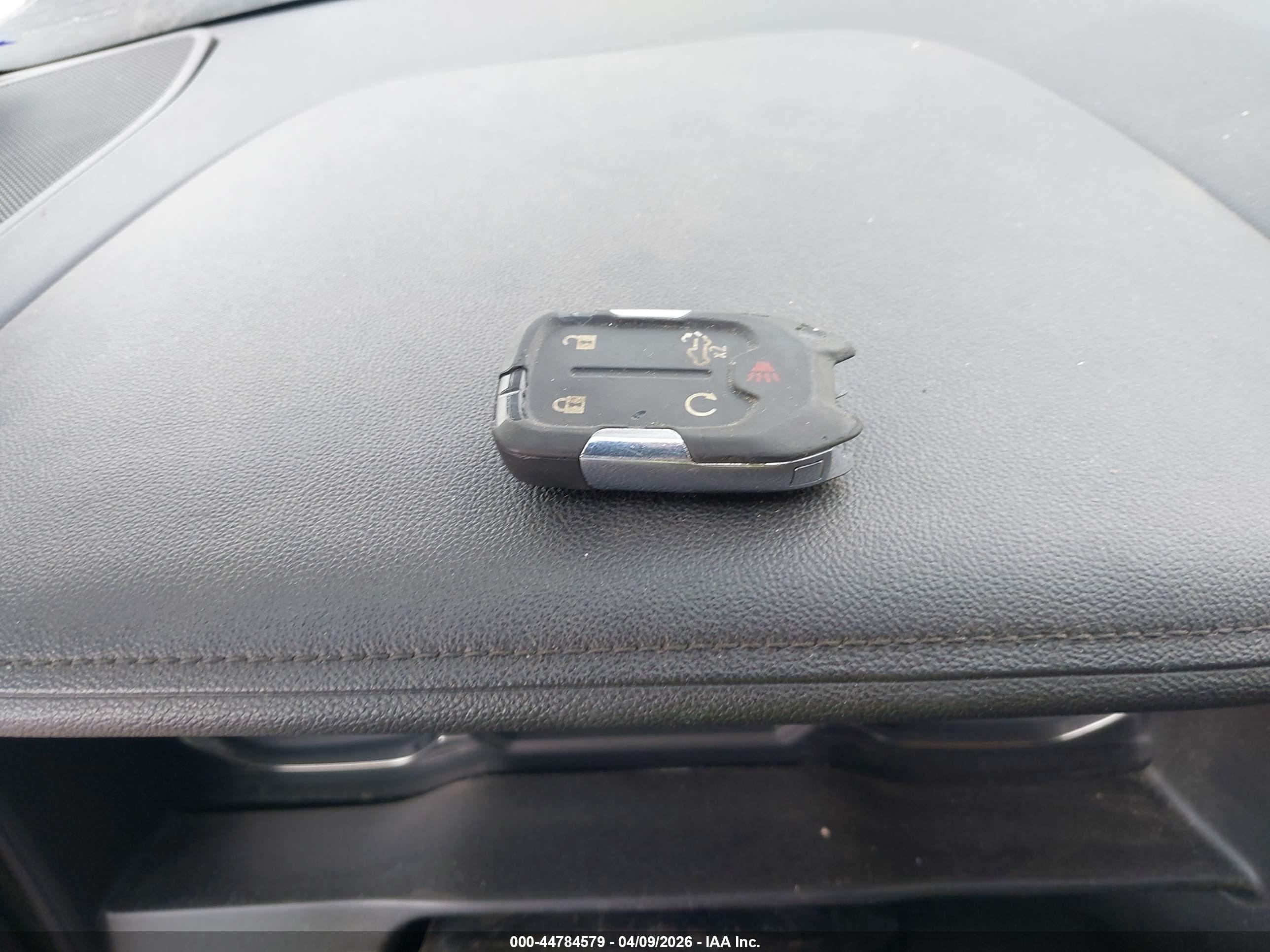 GMC SIERRA image 11