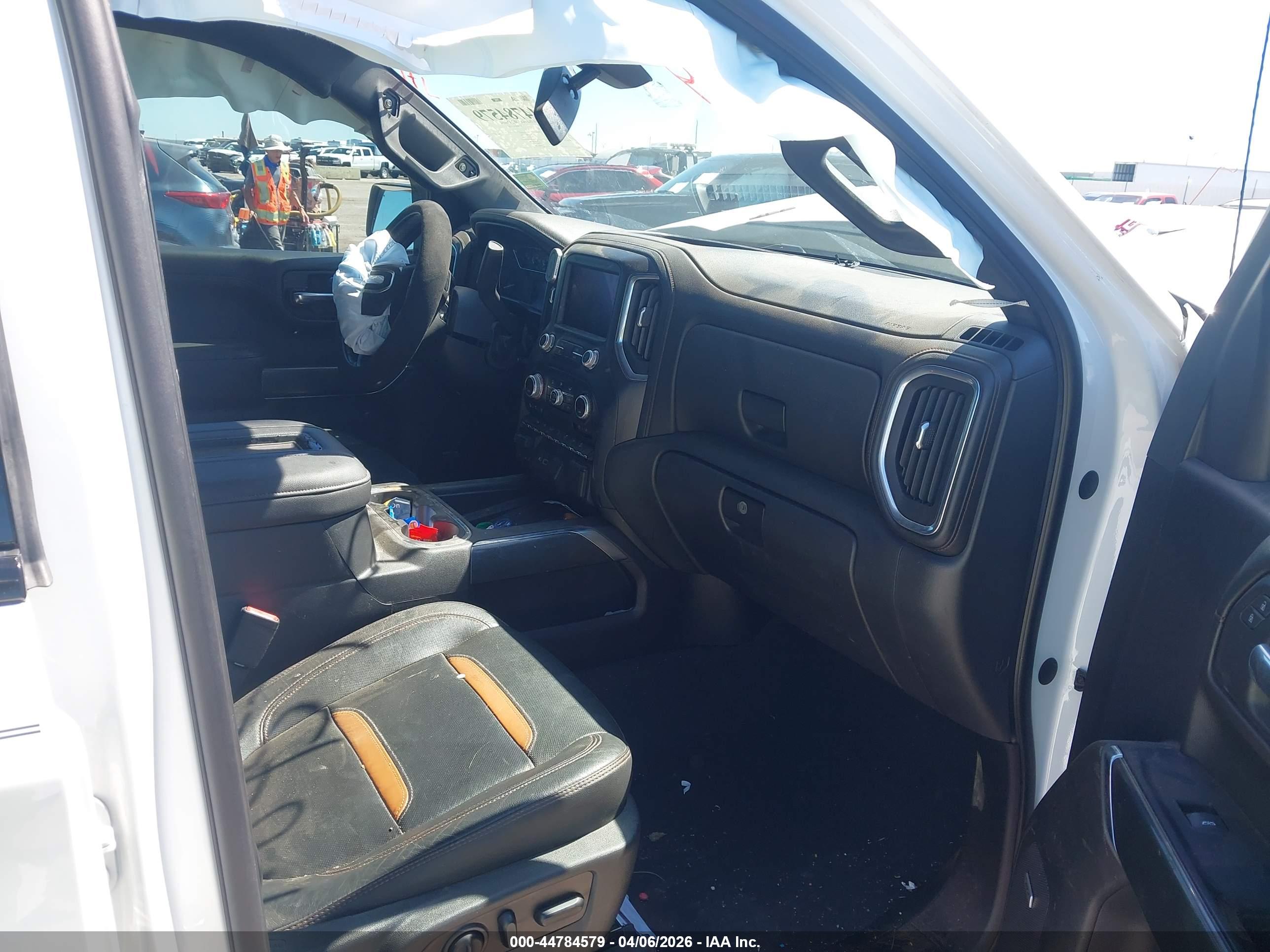 GMC SIERRA image 5