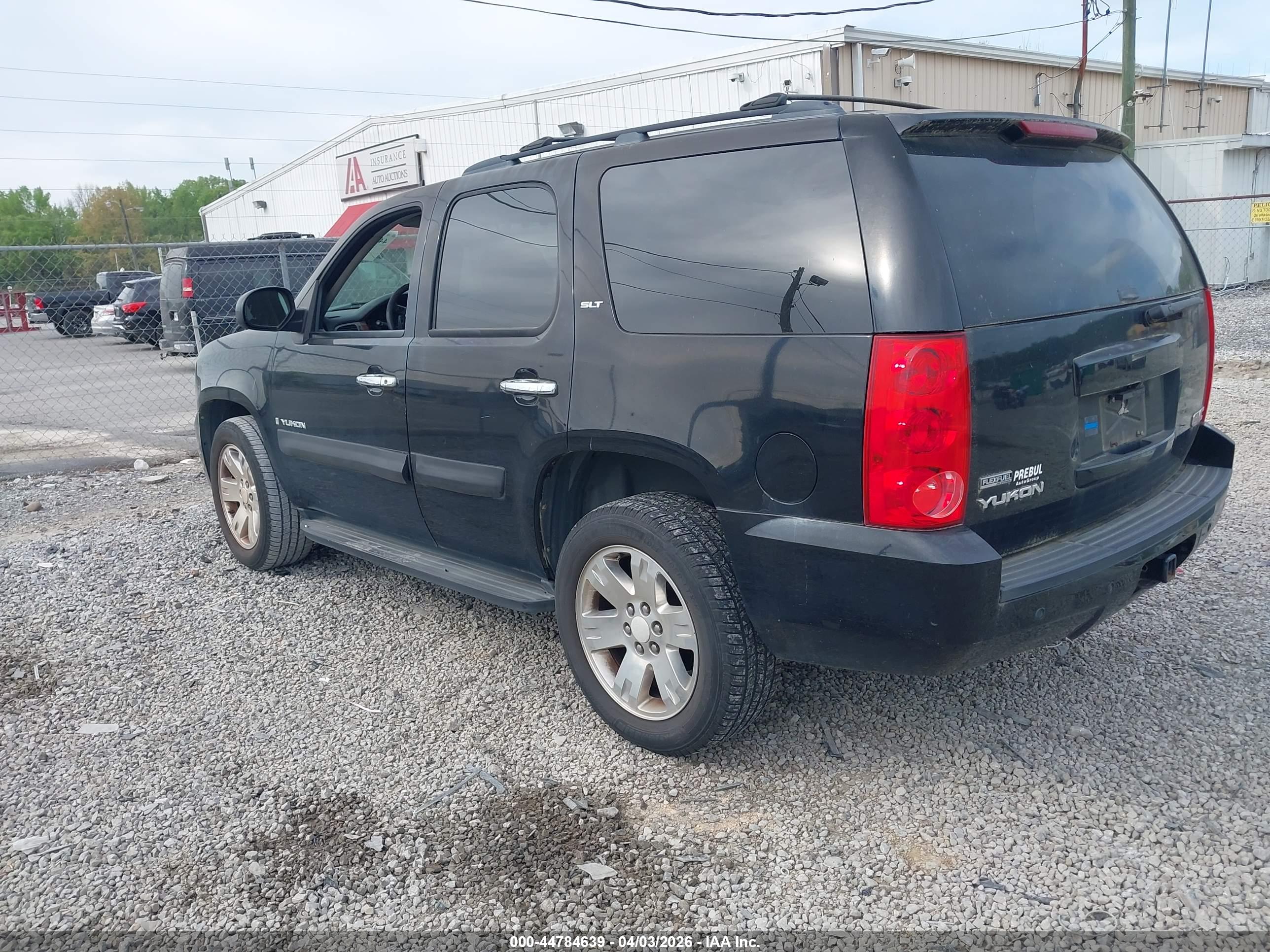 GMC YUKON image 3