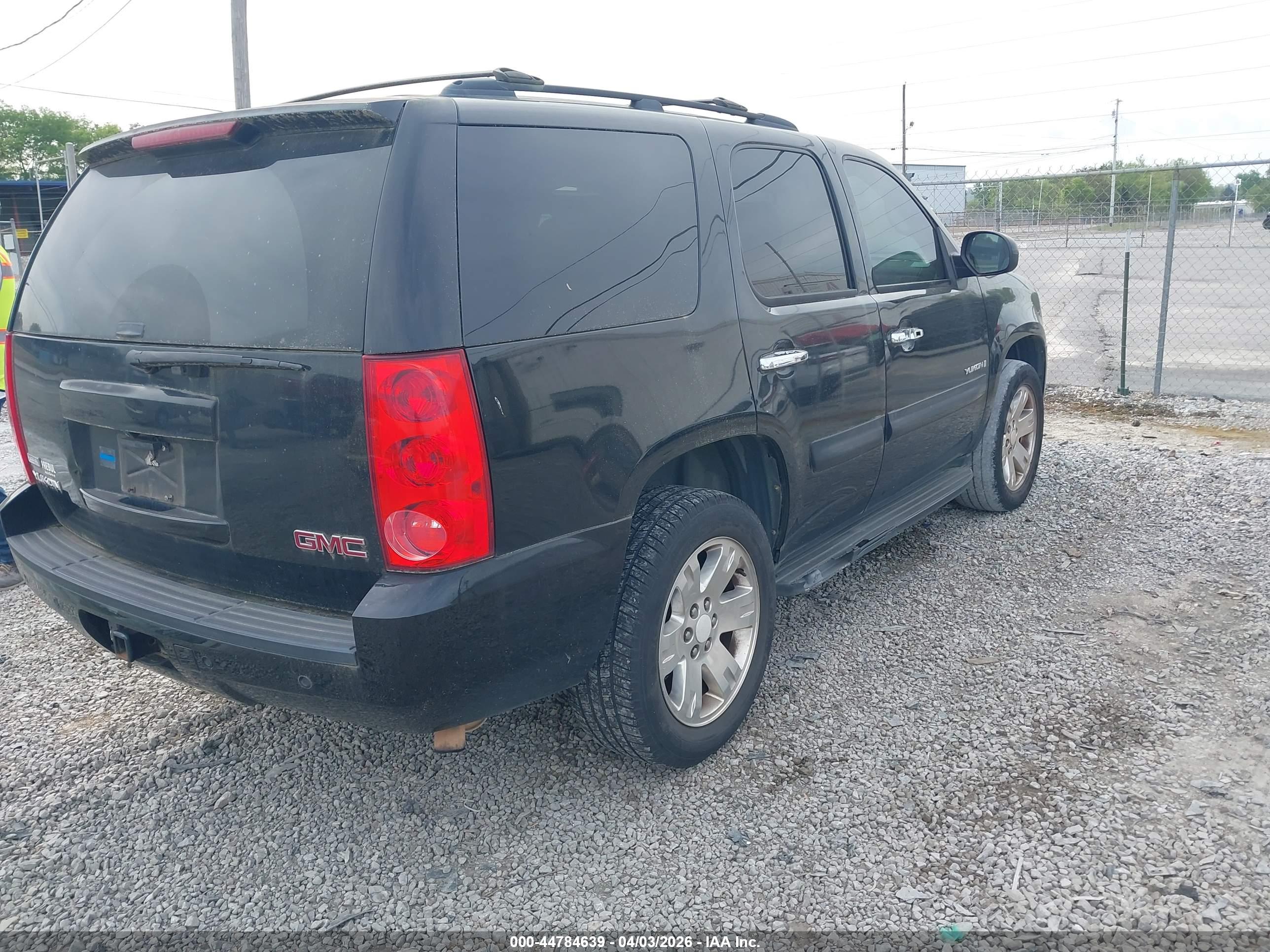 GMC YUKON image 4