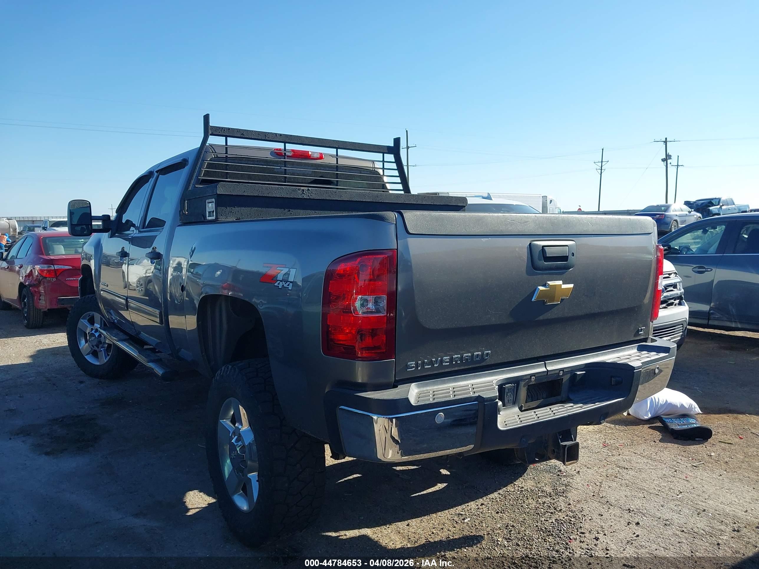 CHEVROLET SILVERADO image 3
