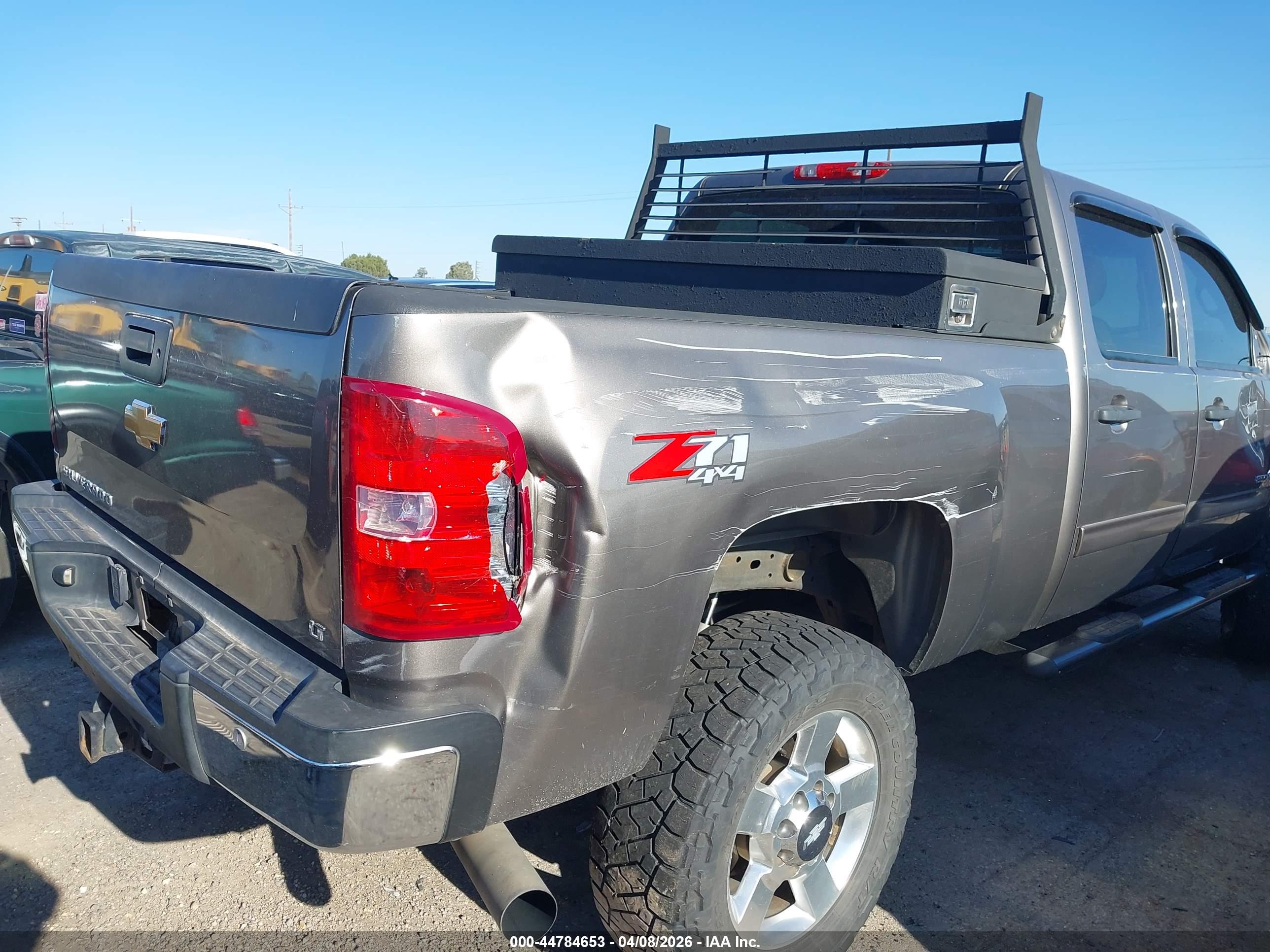 CHEVROLET SILVERADO image 4