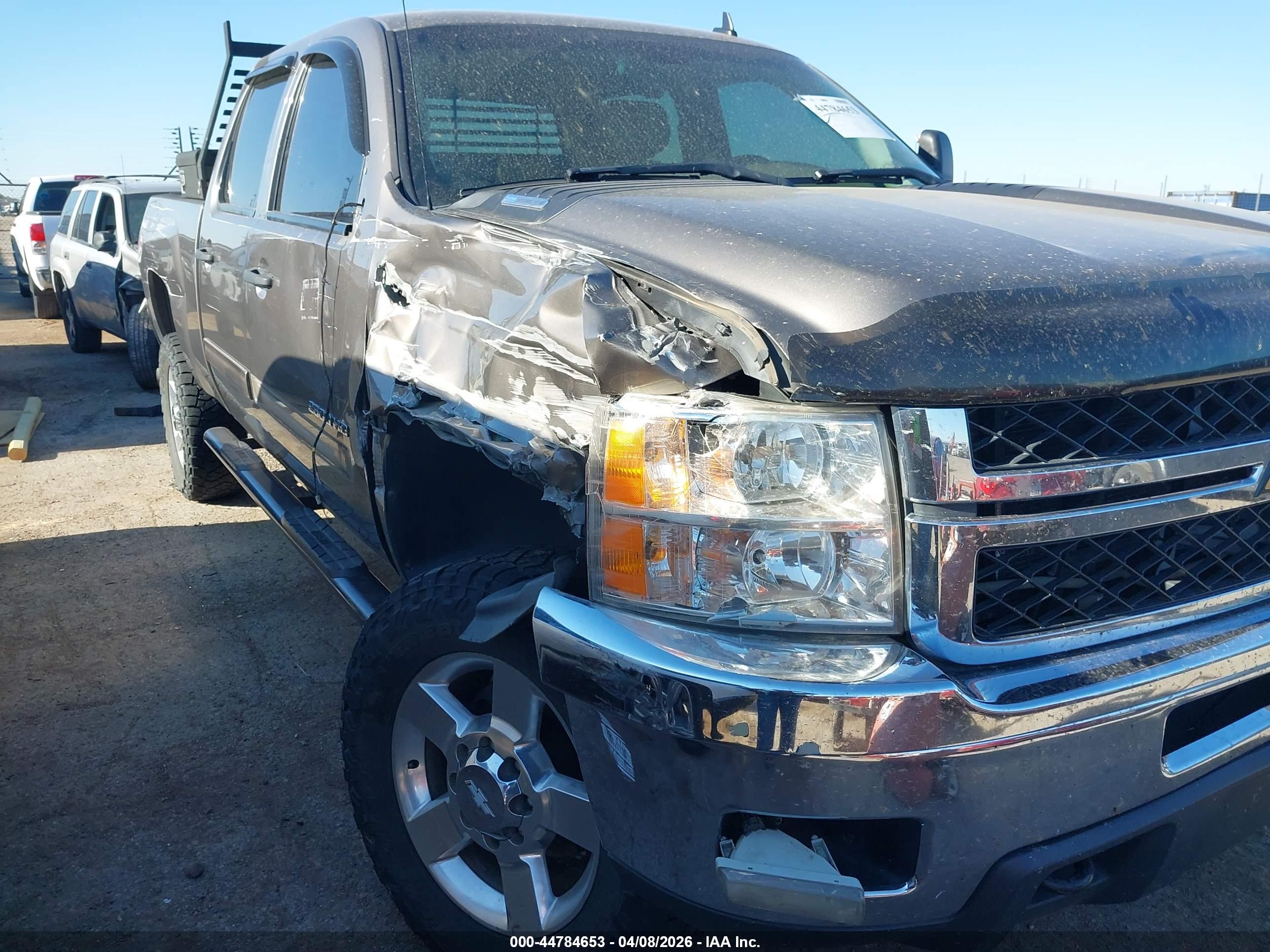 CHEVROLET SILVERADO image 6